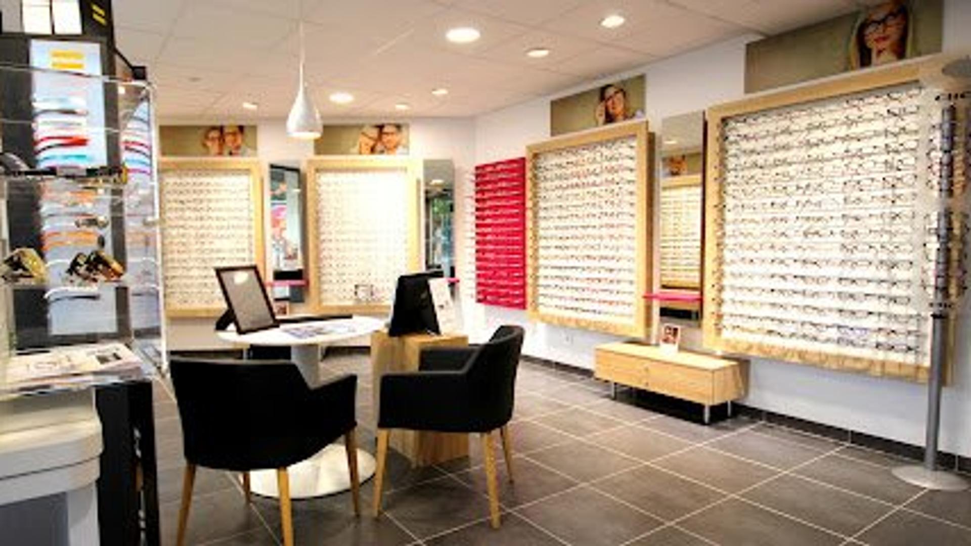 Façade de la boutique Optique du Petit Port, opticien indépendant à Nantes