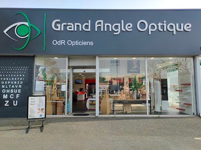 Façade de la boutique Grand Angle Optique, opticien indépendant à Angers