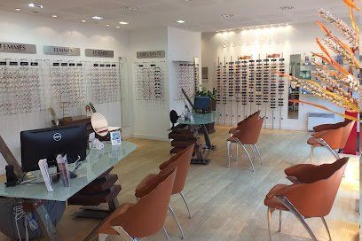 Façade de la boutique Bordelaise de Lunetterie Saint Augustin, opticien indépendant à Bordeaux