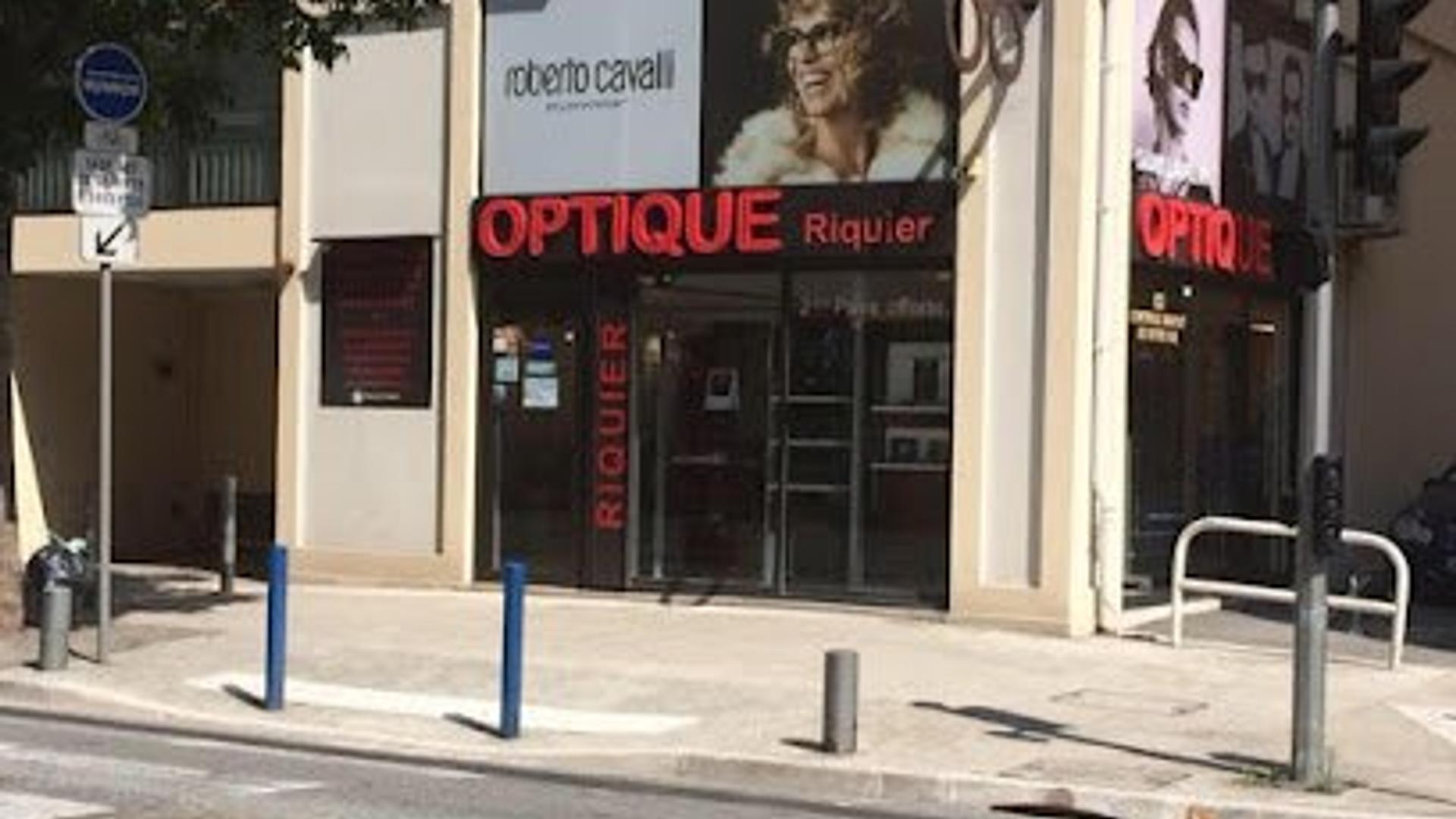 Façade de la boutique Optique Riquier, opticien indépendant à Nice