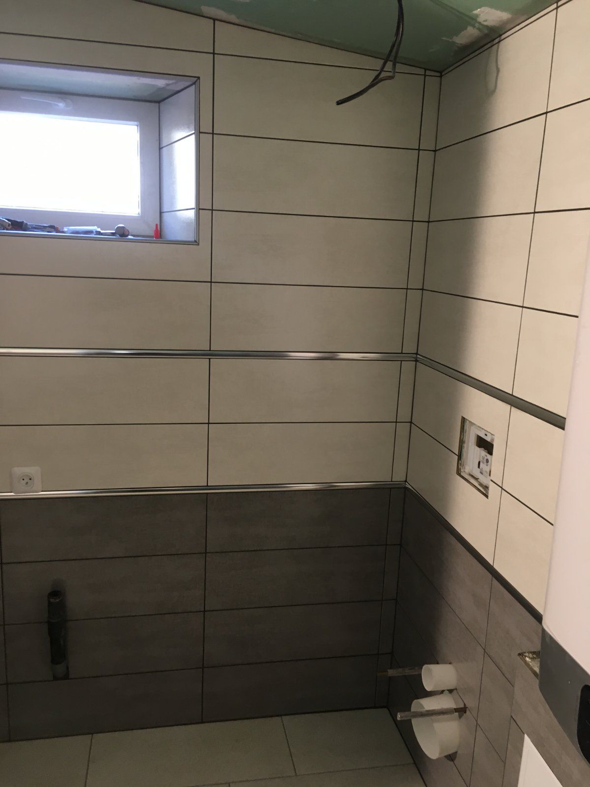 Pose de faïence dans une salle de bain près de La Suze-sur-Sarthe — Salle de bain à La Suze-sur-Sarthe — photo 2 sur 2