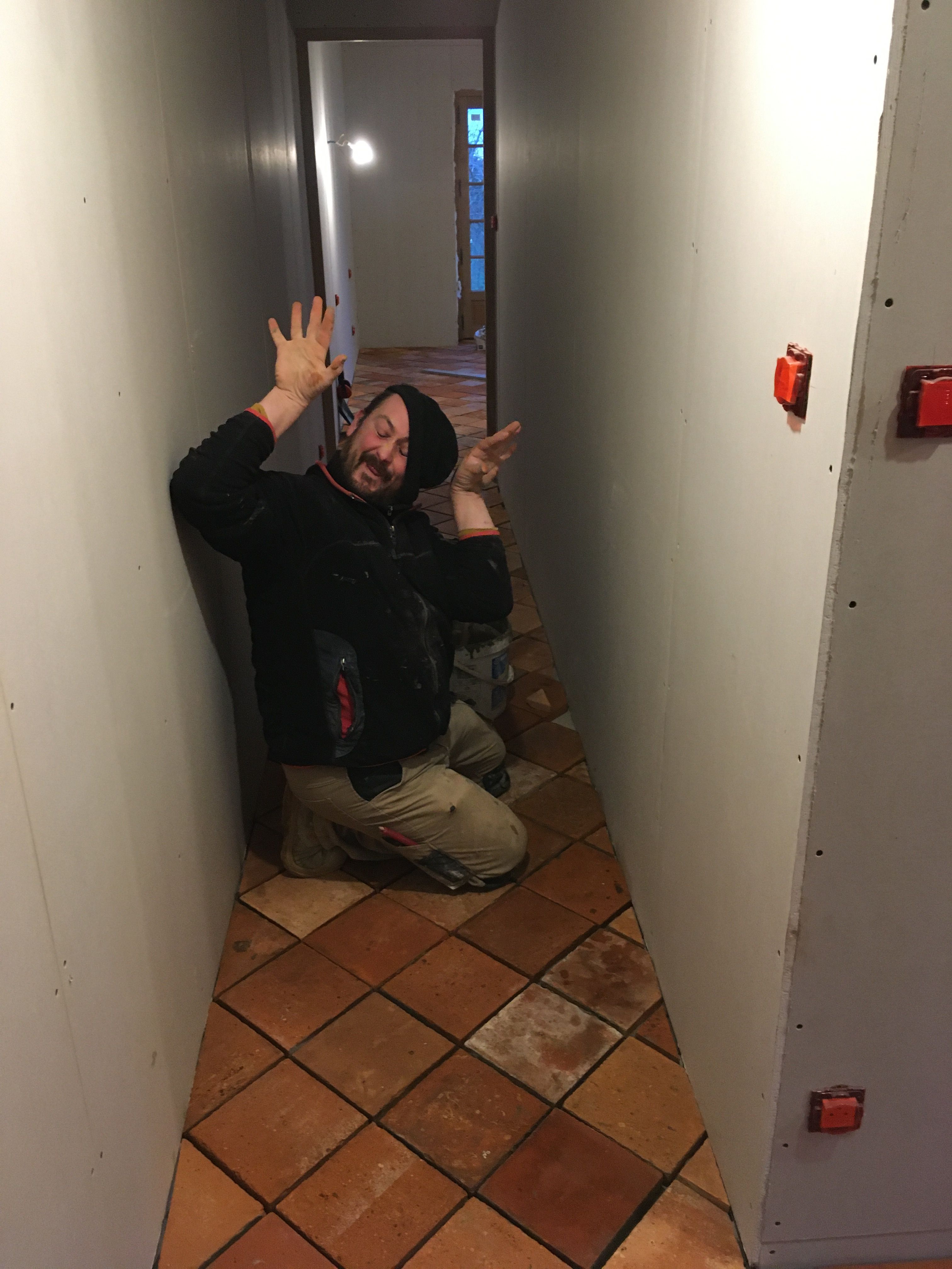Pose de tomettes en terre cuite à Beaumont-Pied-de-Bœuf - 16 sur 20