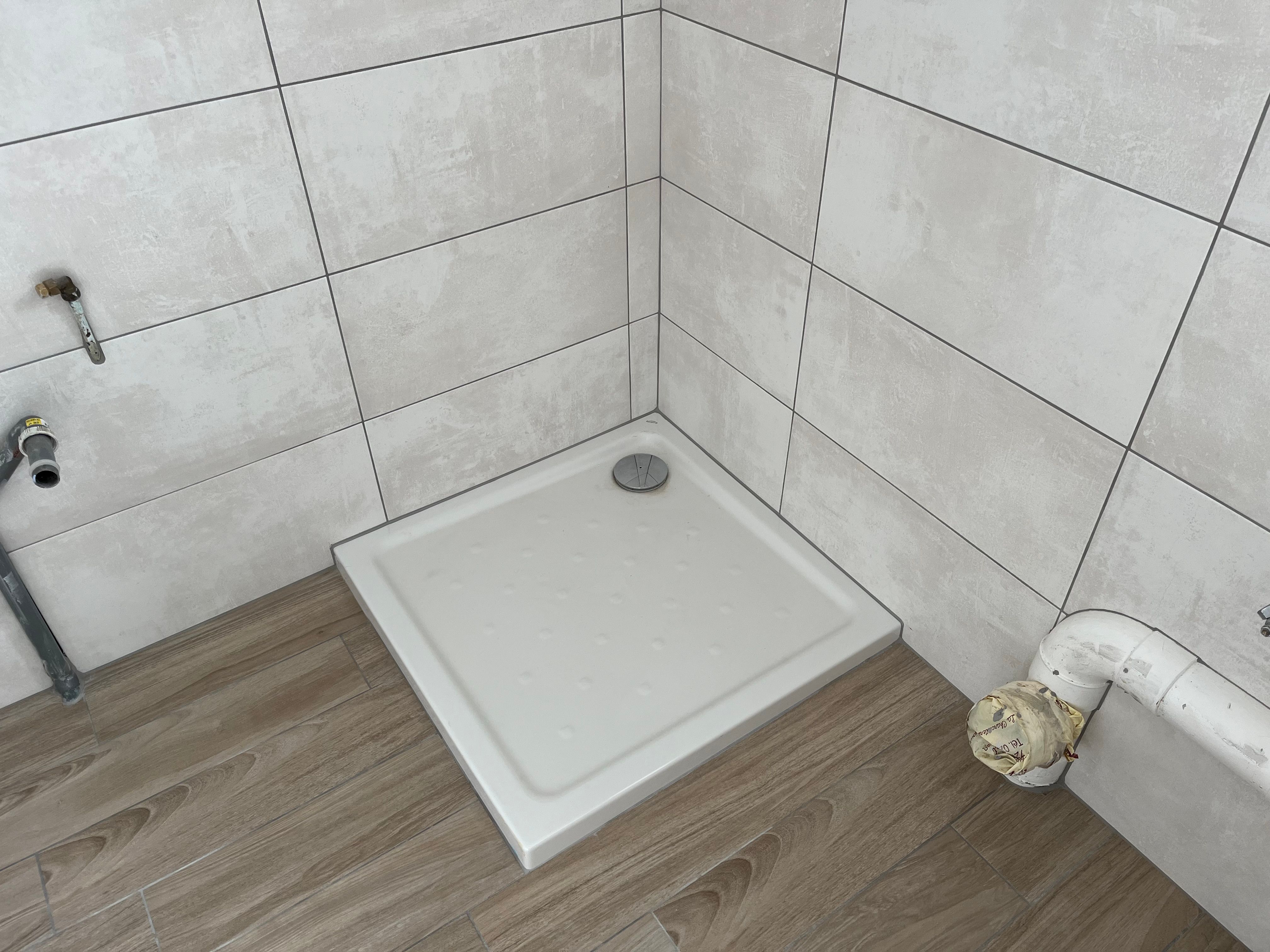 Pose de carrelage dans une salle de bains à Vaas - 1 sur 1