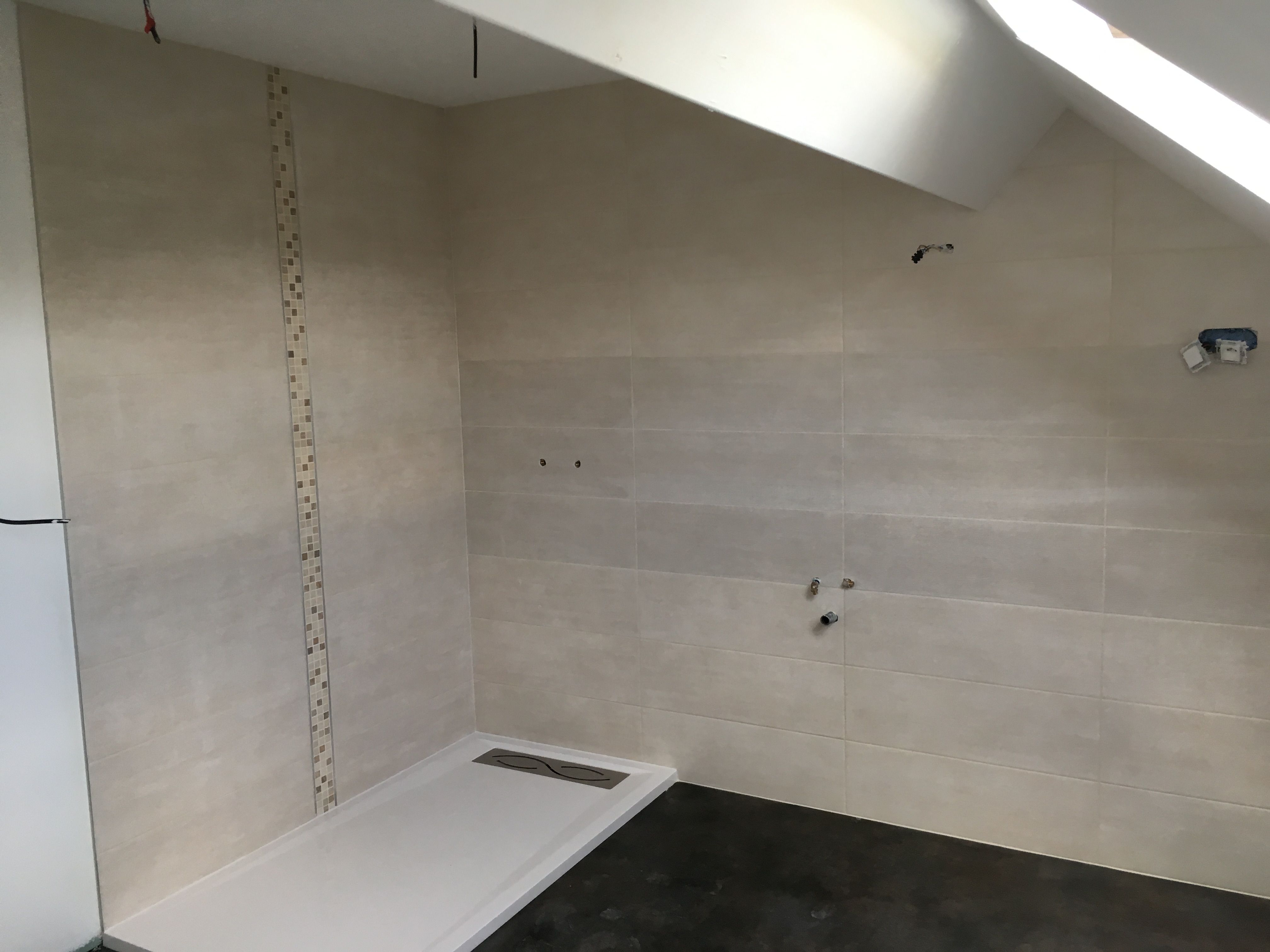 Pose de faïence murale dans une salle de bain à Montval-sur-Loir - 1 sur 2