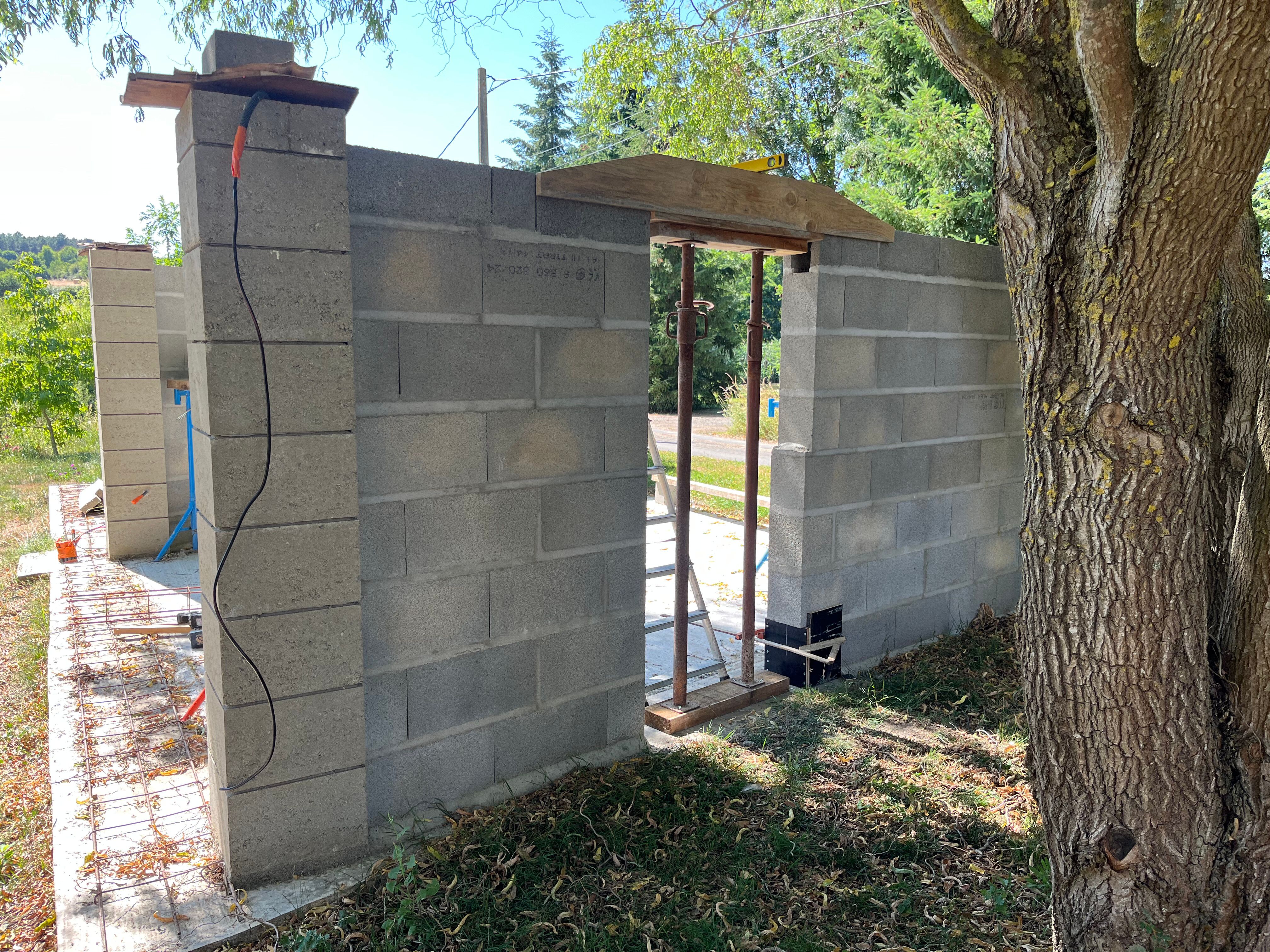 Préparation de maçonnerie pour terrasse extérieure à Vaas - 1 sur 1