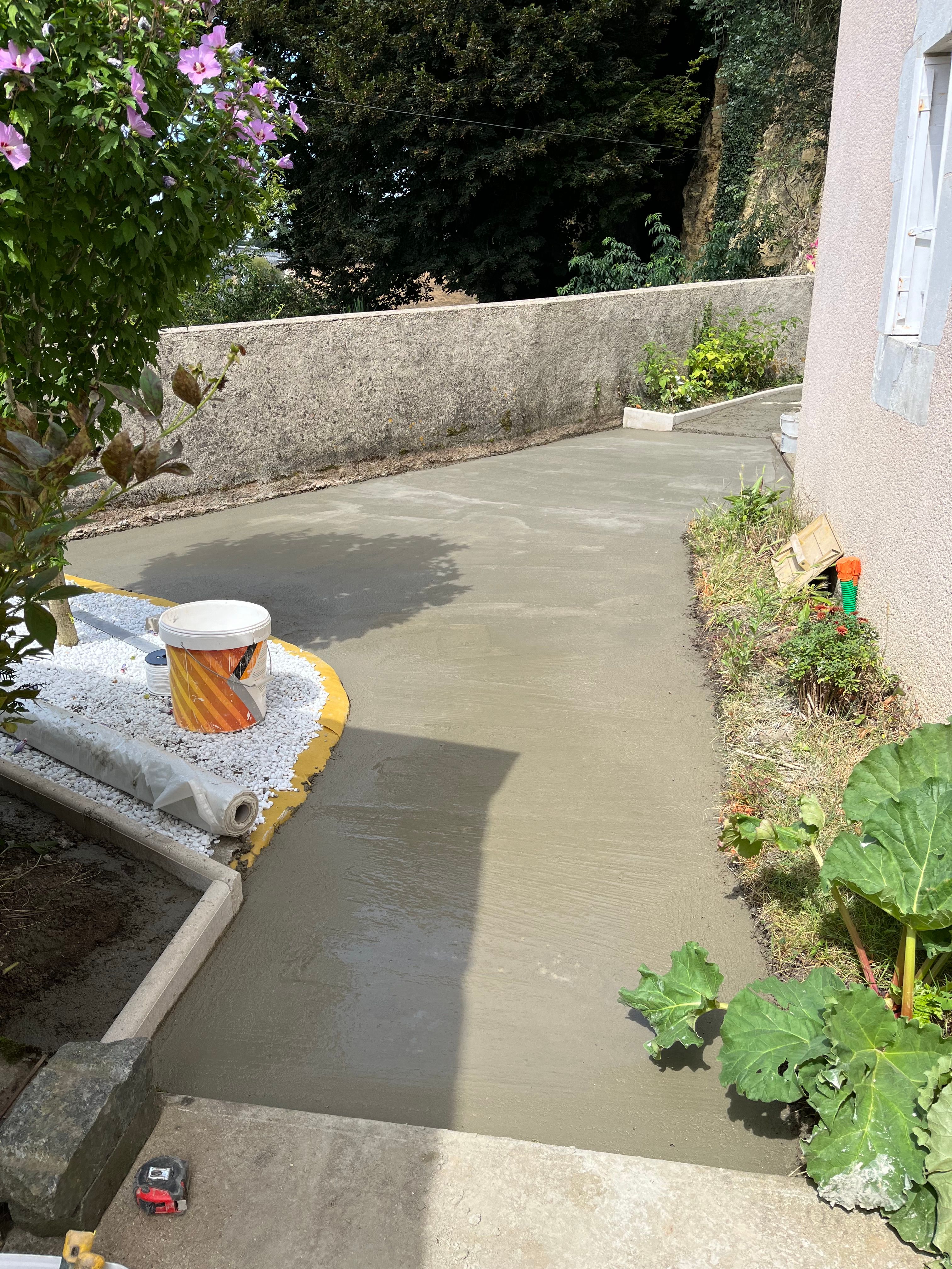 Préparation de terrasse extérieure à Montval-sur-Loir - 3 sur 6