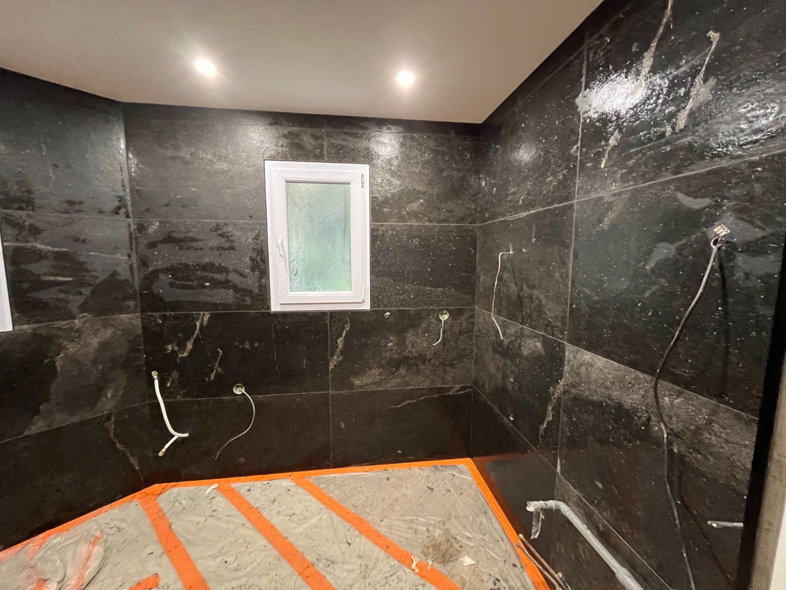 Rénovation de douche en grès cérame imitation bois à Saint-Ouen-en-Belin — Salle de bain à Saint-Ouen-en-Belin — photo 4 sur 9