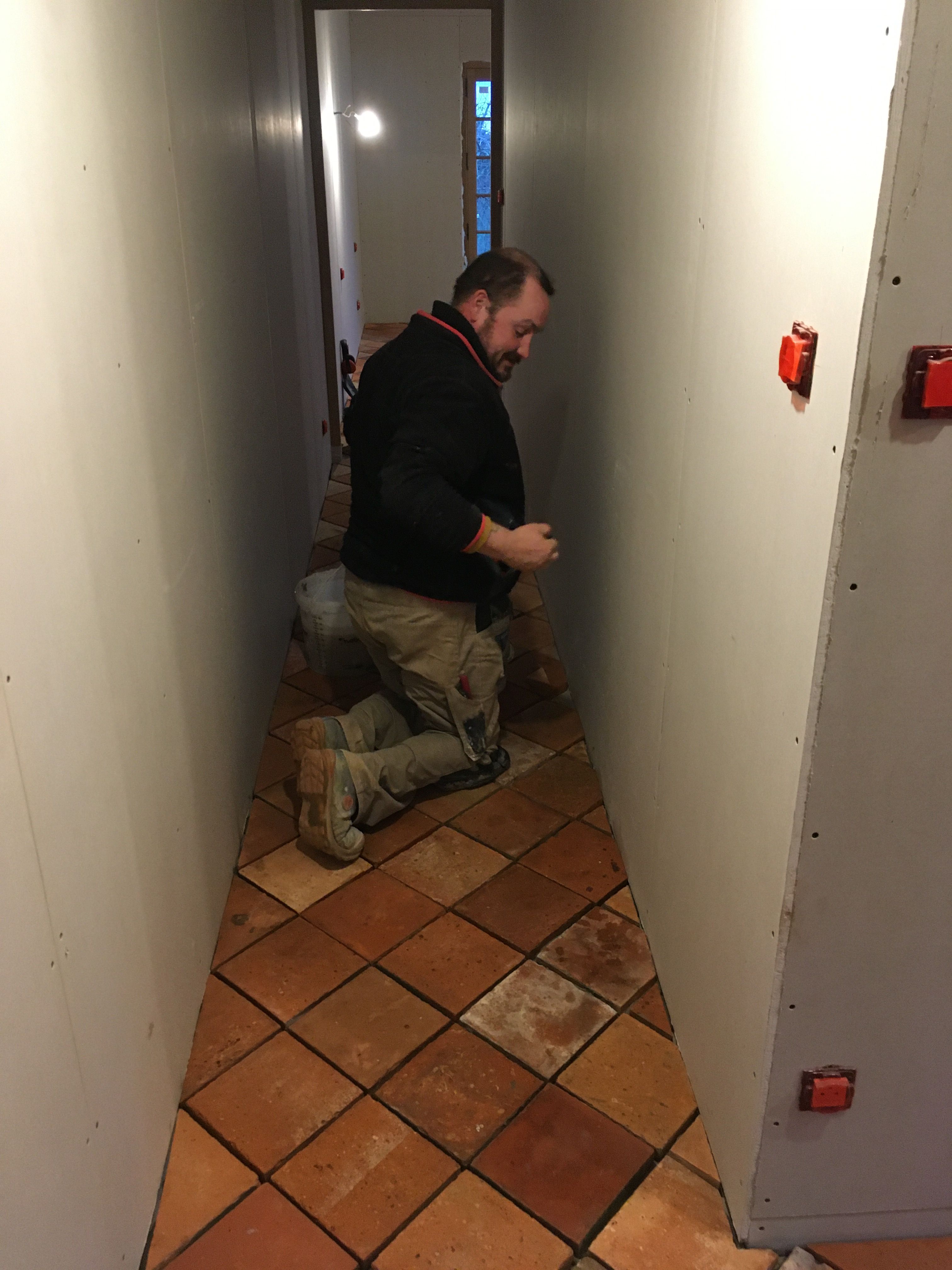 Pose de tomettes en terre cuite à Beaumont-Pied-de-Bœuf - 14 sur 20