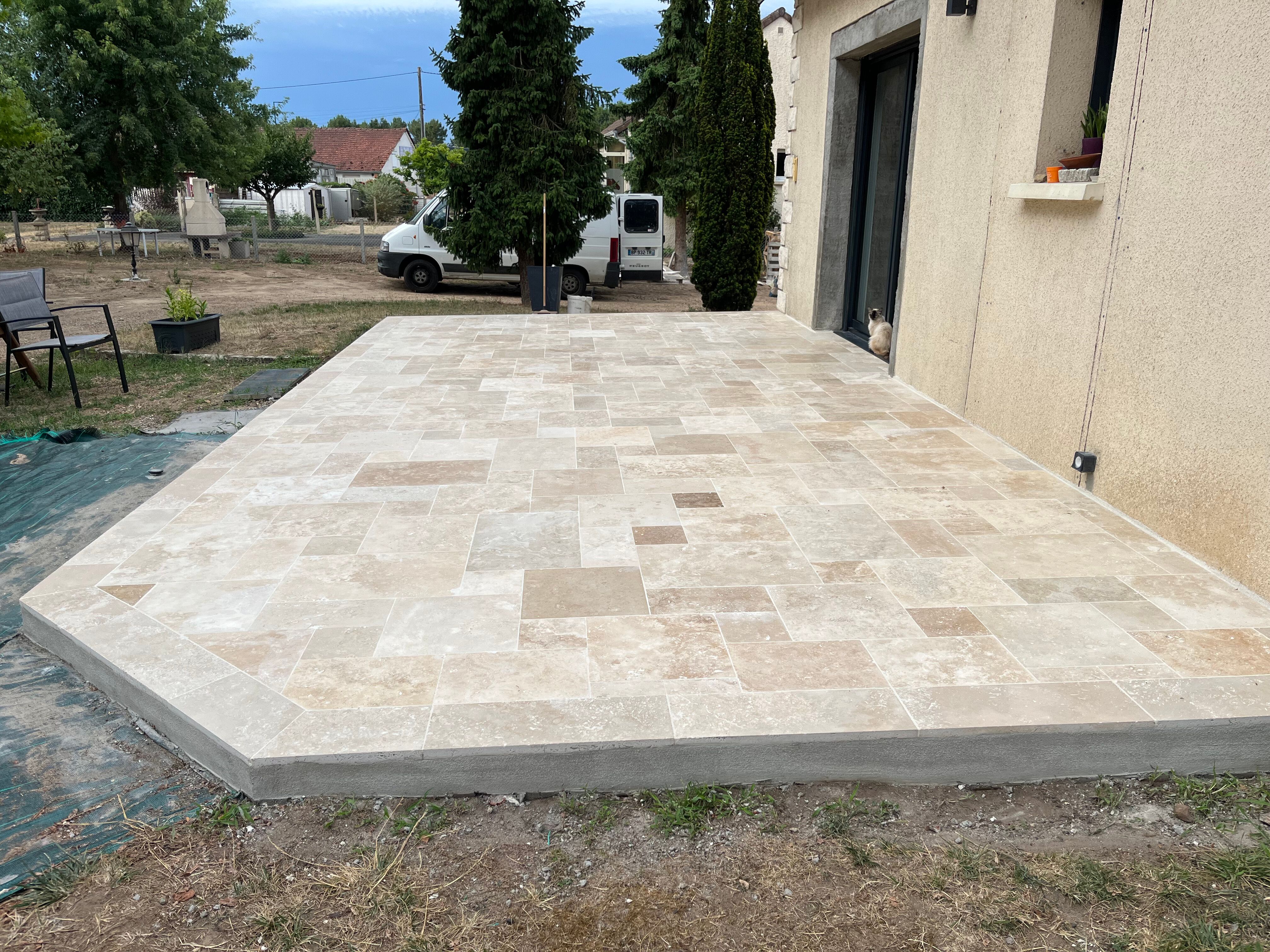 Pose de terrasse en travertin à Écommoy - 10 sur 20