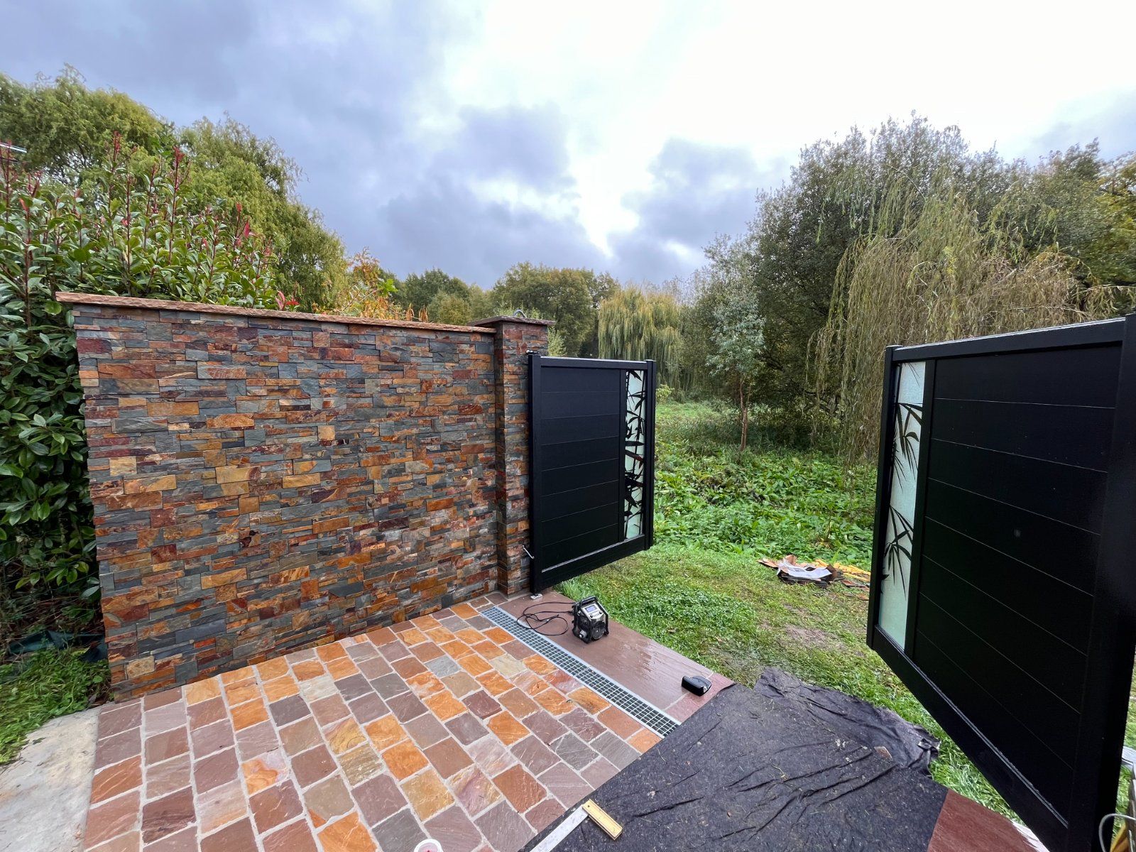 Pose de pavés en pierre naturelle à Lavernat dans la Sarthe — Extérieur à Lavernat — photo 5 sur 10