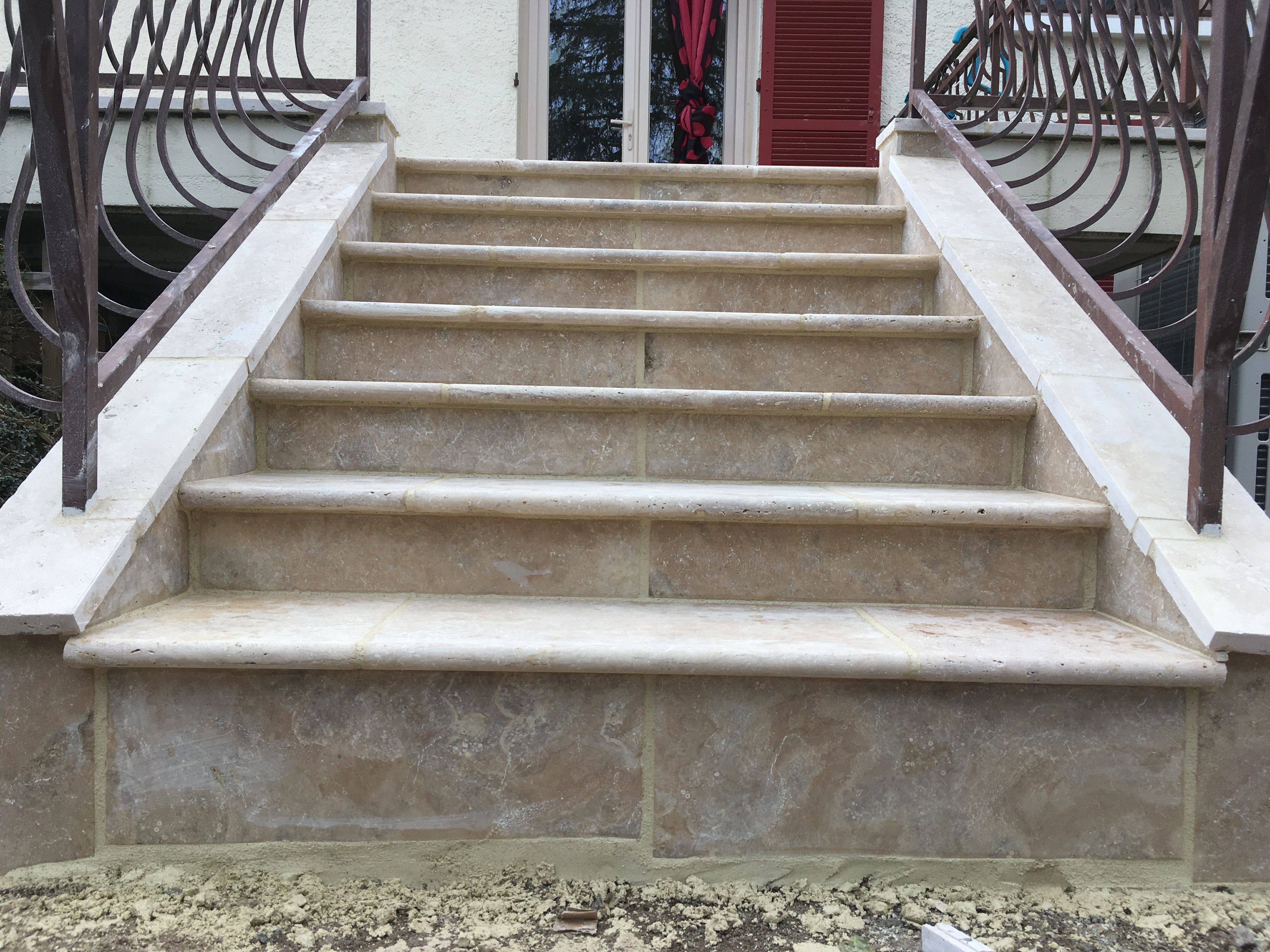 Pose de travertin sur un escalier extérieur à Loir-en-Vallée - 3 sur 4