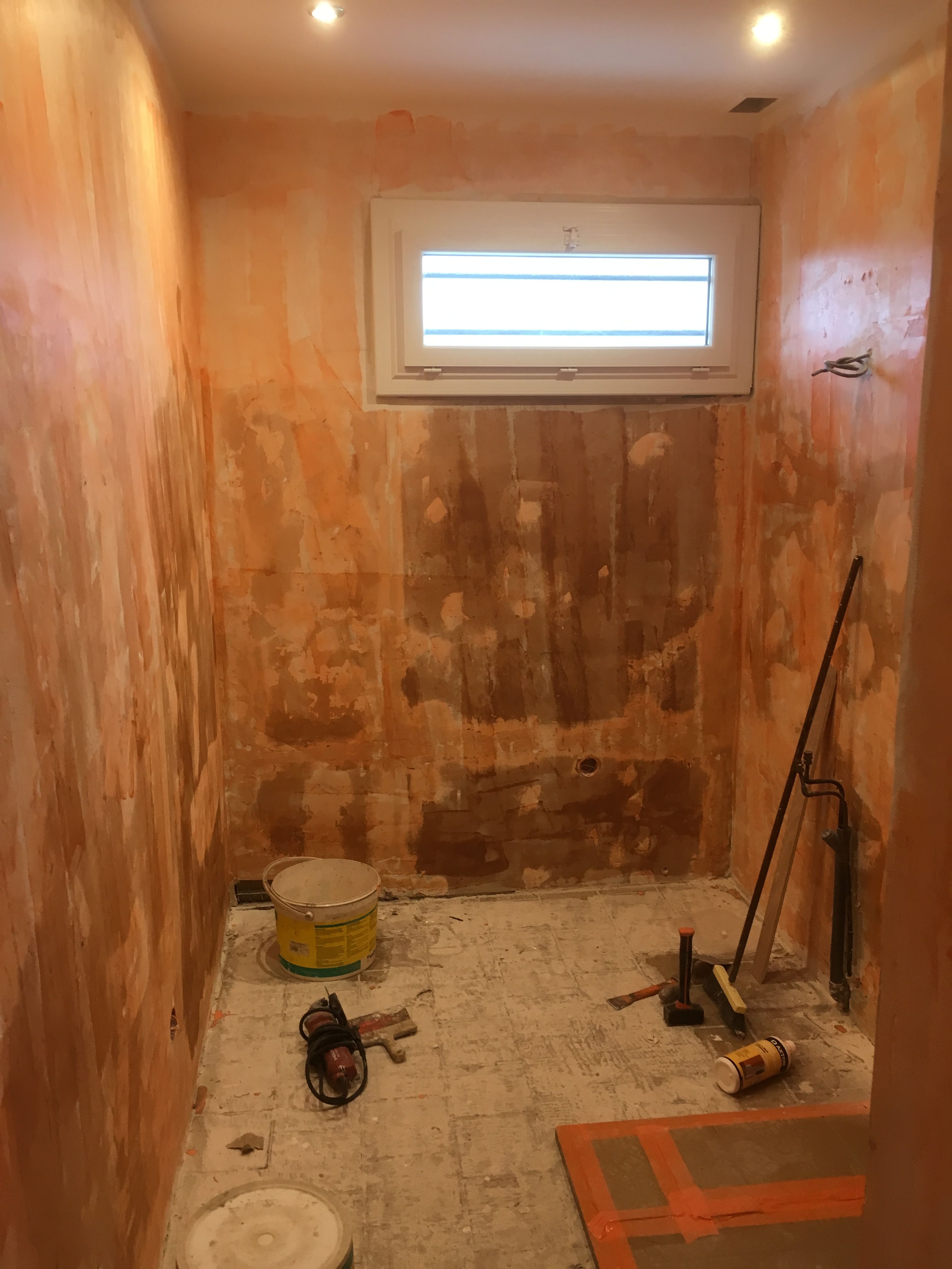 Préparation des murs pour une salle de bain à La Suze-sur-Sarthe - 1 sur 11