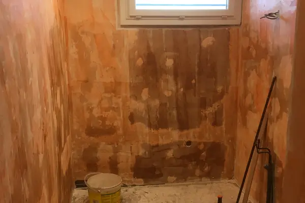 Préparation des murs pour une salle de bain à La Suze-sur-Sarthe Préparation des murs pour une salle de bain à La Suze-sur-Sarthe - 1 sur 11