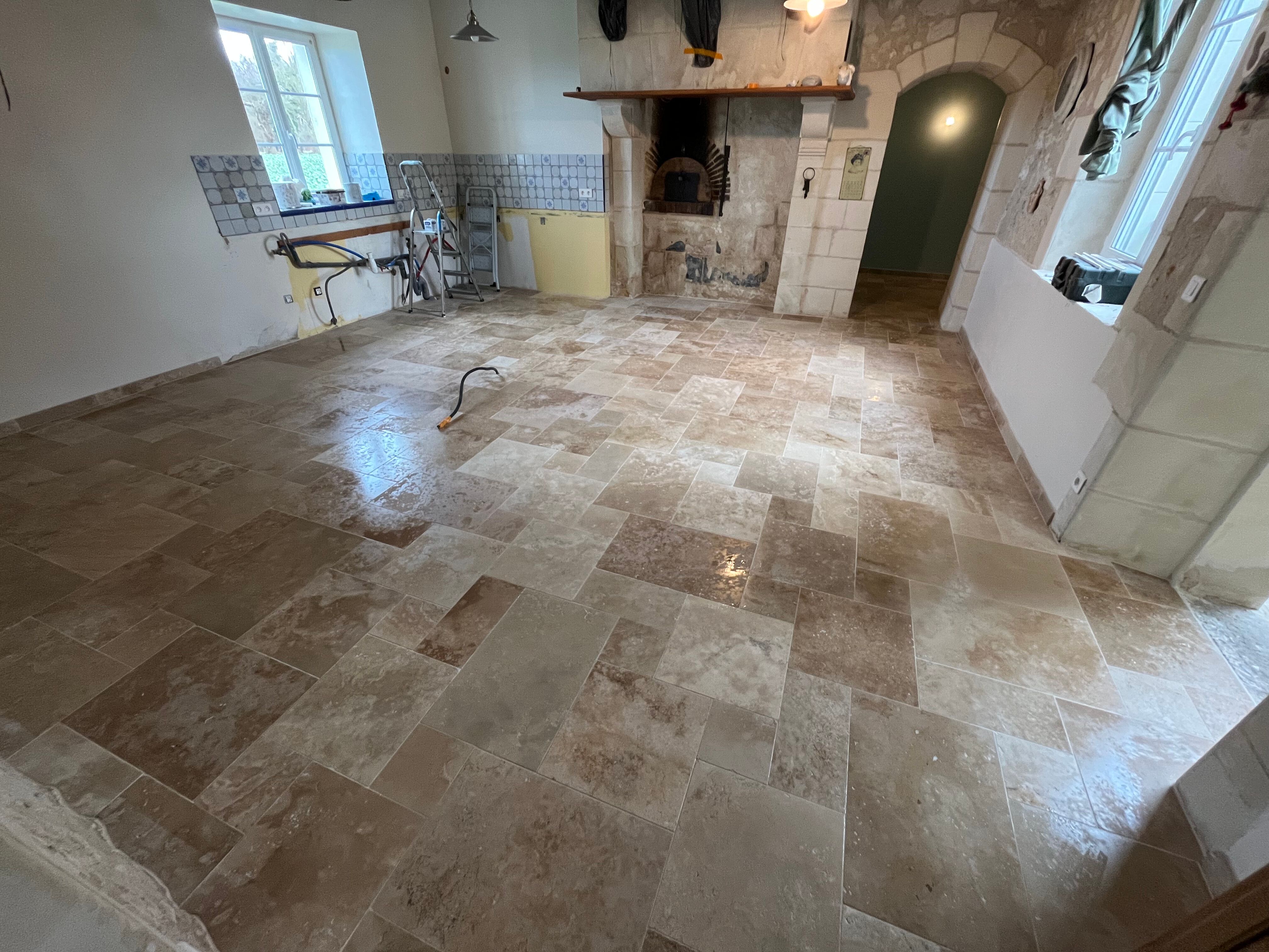 Rénovation et ponçage de sol en terre cuite à Mayet - 16 sur 20