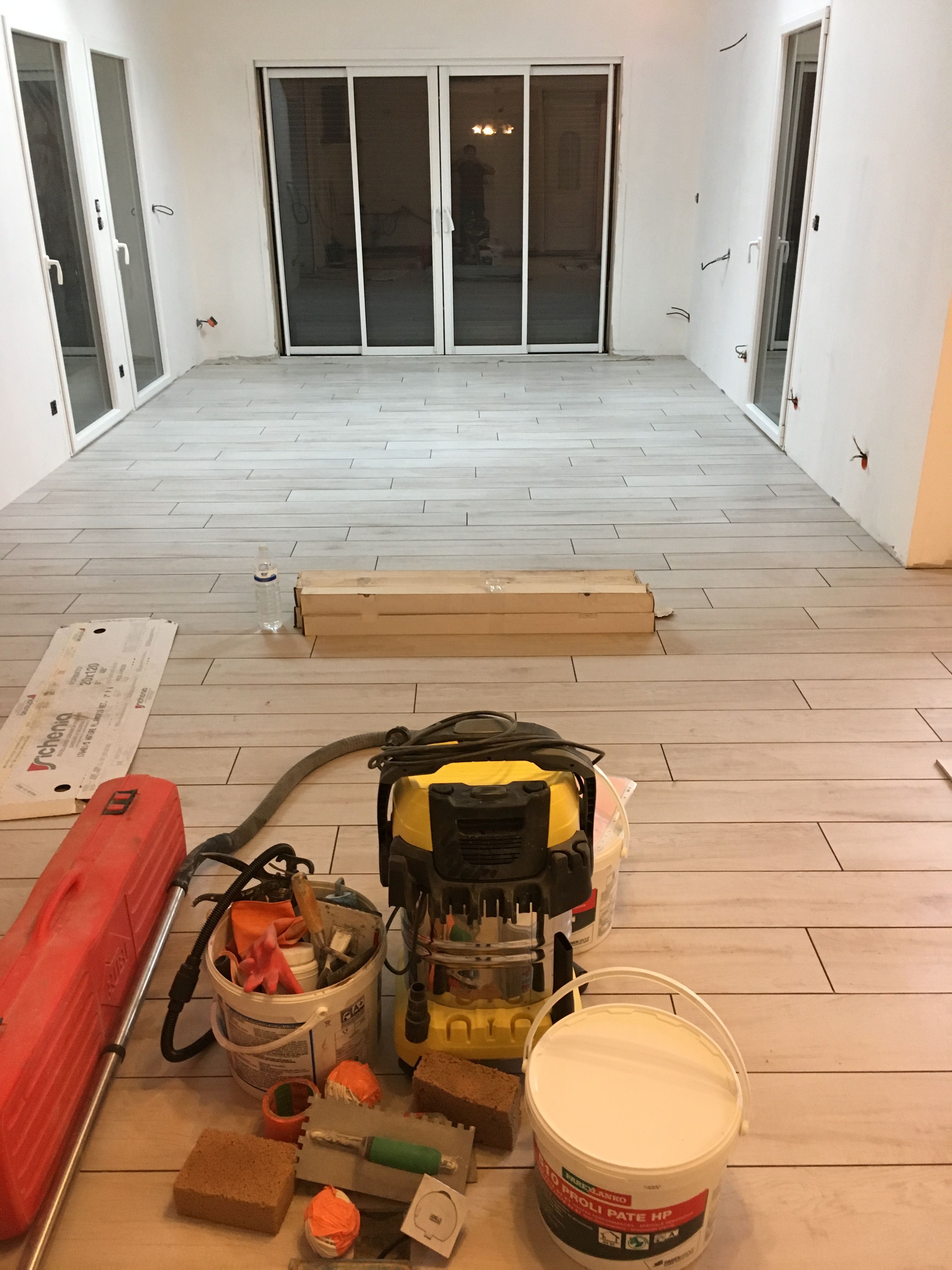 Pose de carrelage au sol dans un couloir à Montval-sur-Loir - 5 sur 20