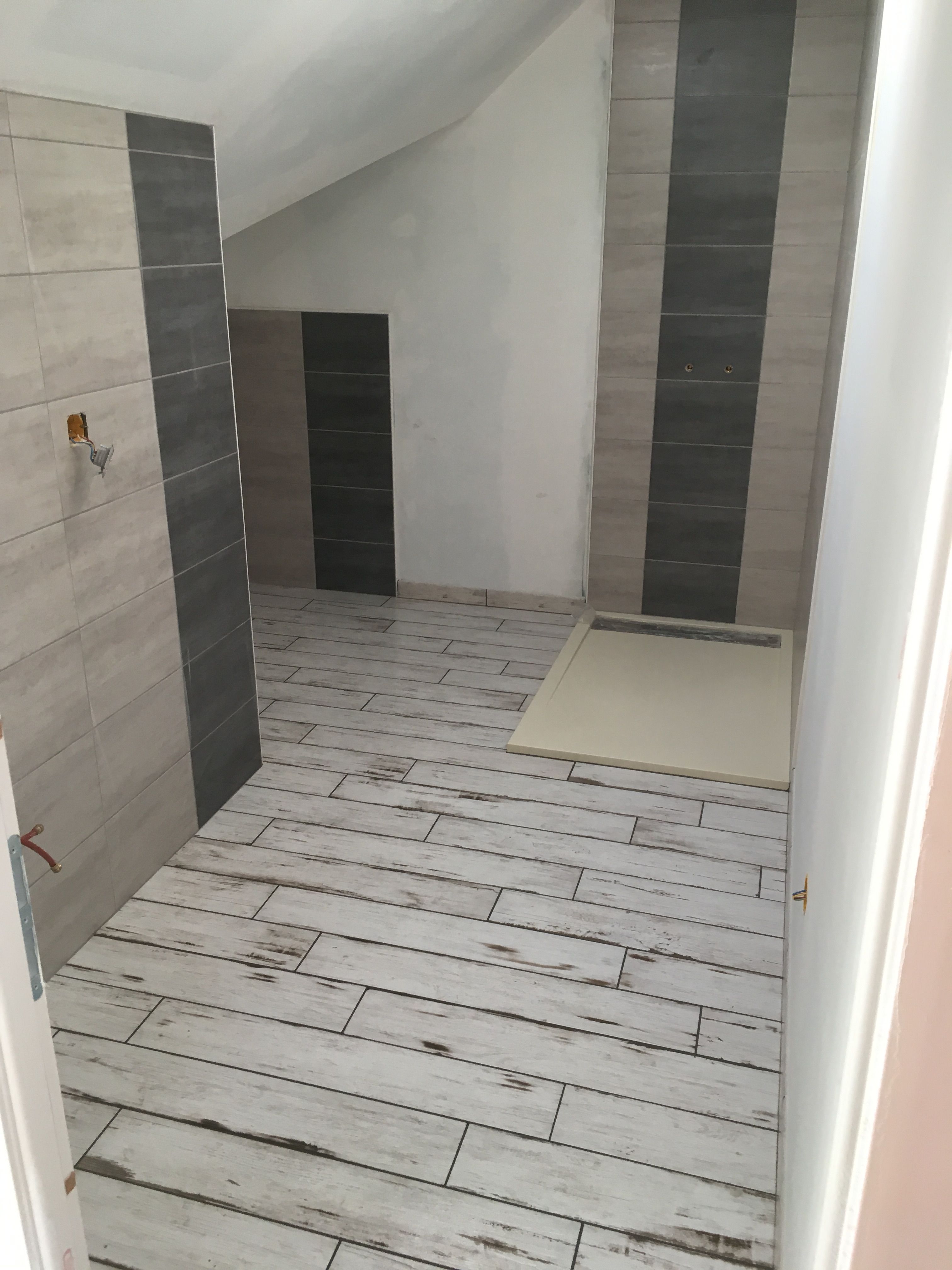 Pose de carrelage dans une salle de bains à Vaas - 1 sur 6