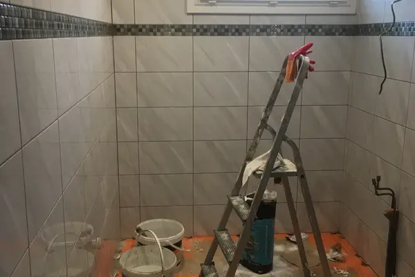 Préparation des murs pour une salle de bain à La Suze-sur-Sarthe Préparation des murs pour une salle de bain à La Suze-sur-Sarthe - 5 sur 11