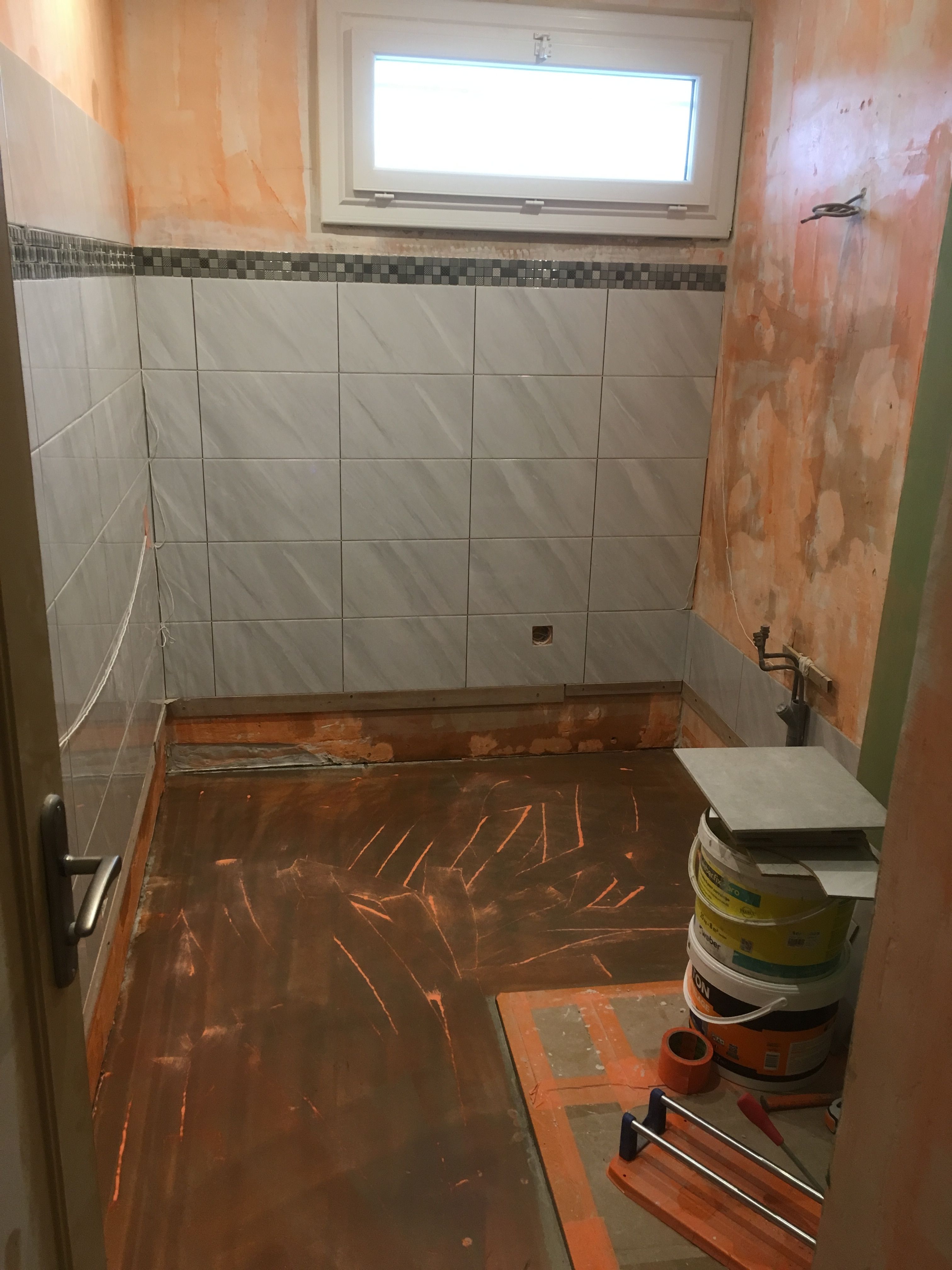 Préparation des murs pour une salle de bain à La Suze-sur-Sarthe - 4 sur 11