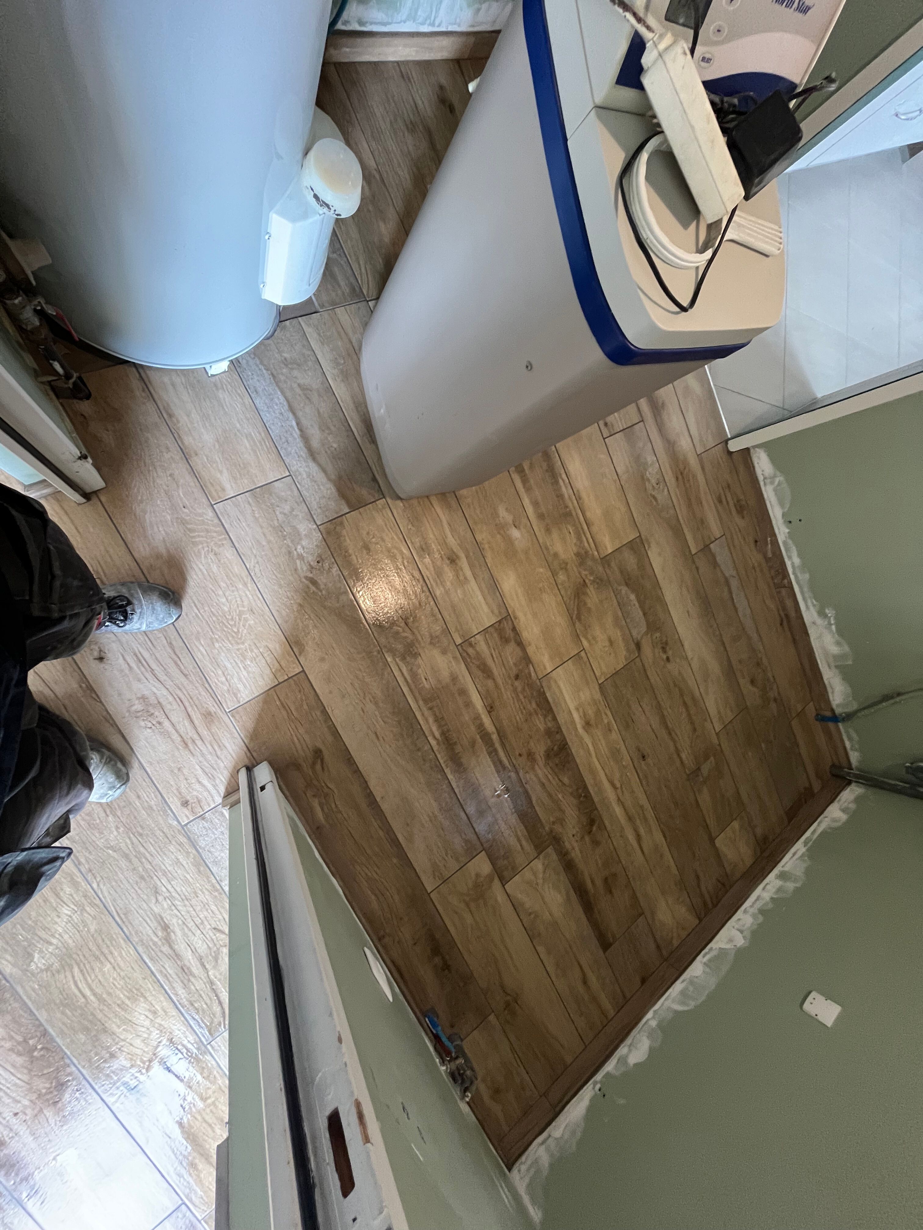 Pose de carrelage imitation parquet à Pontvallain - 1 sur 2