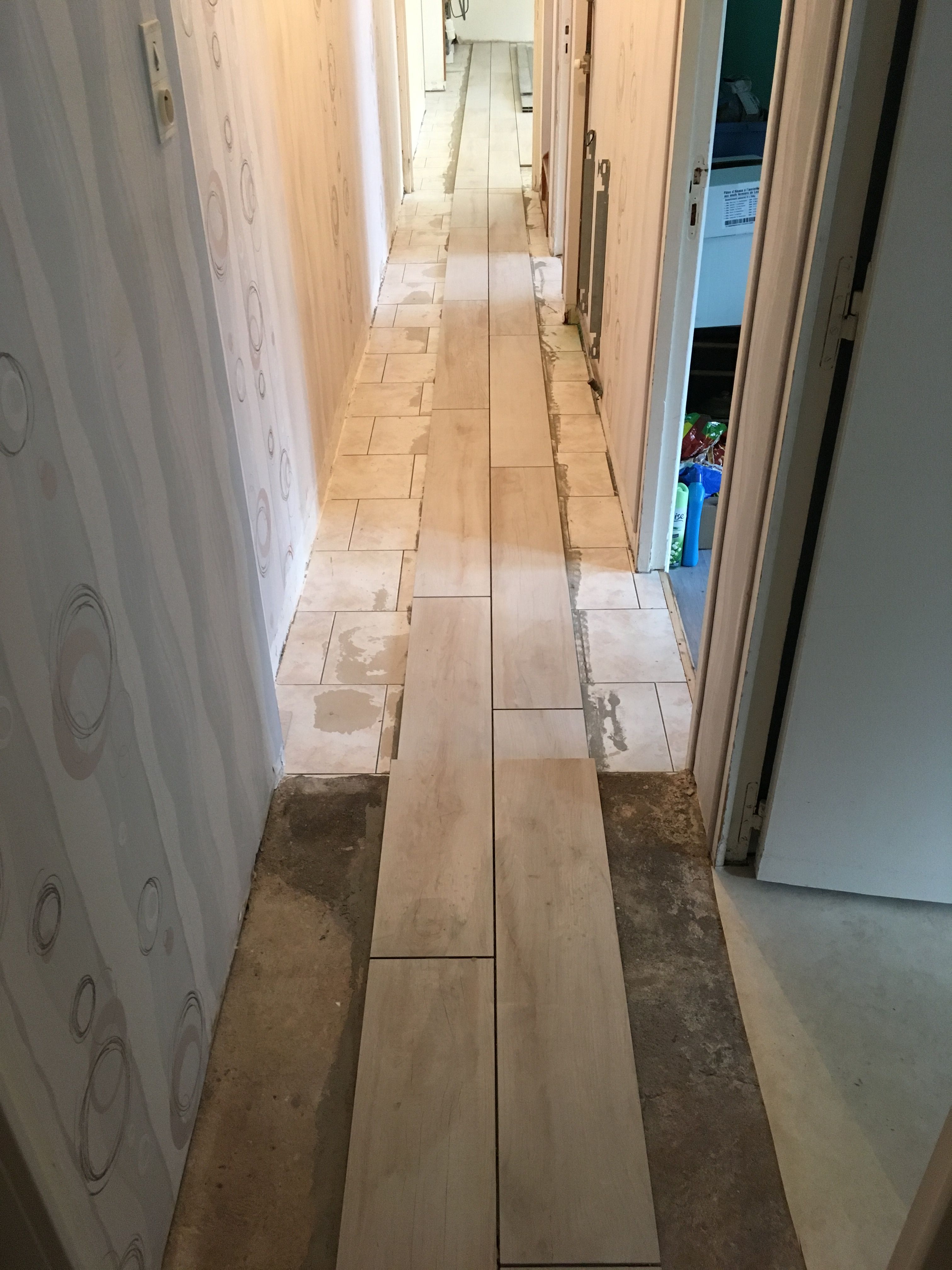 Pose de carrelage au sol dans un couloir à Montval-sur-Loir - 3 sur 20