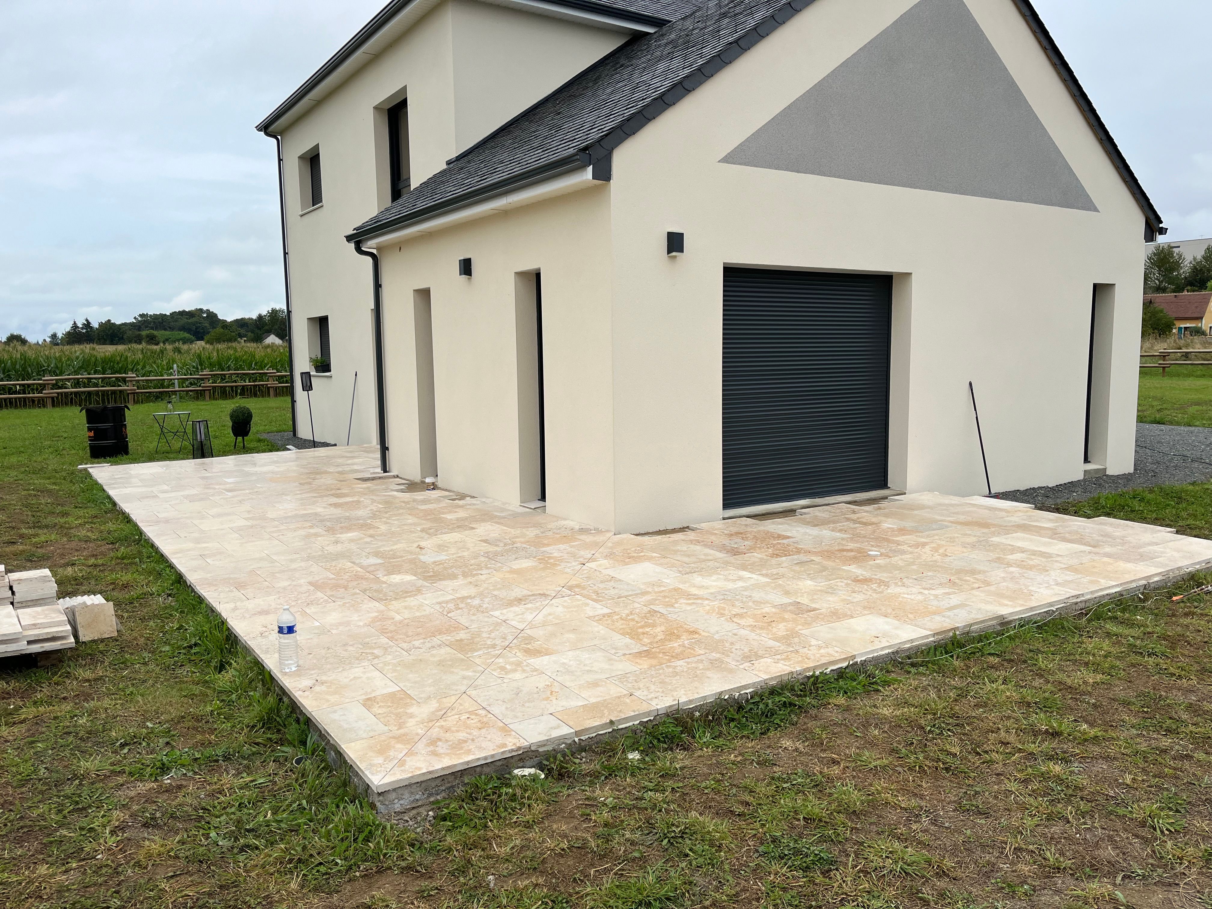 Pose de terrasse en travertin à Mayet (72360) - 4 sur 8