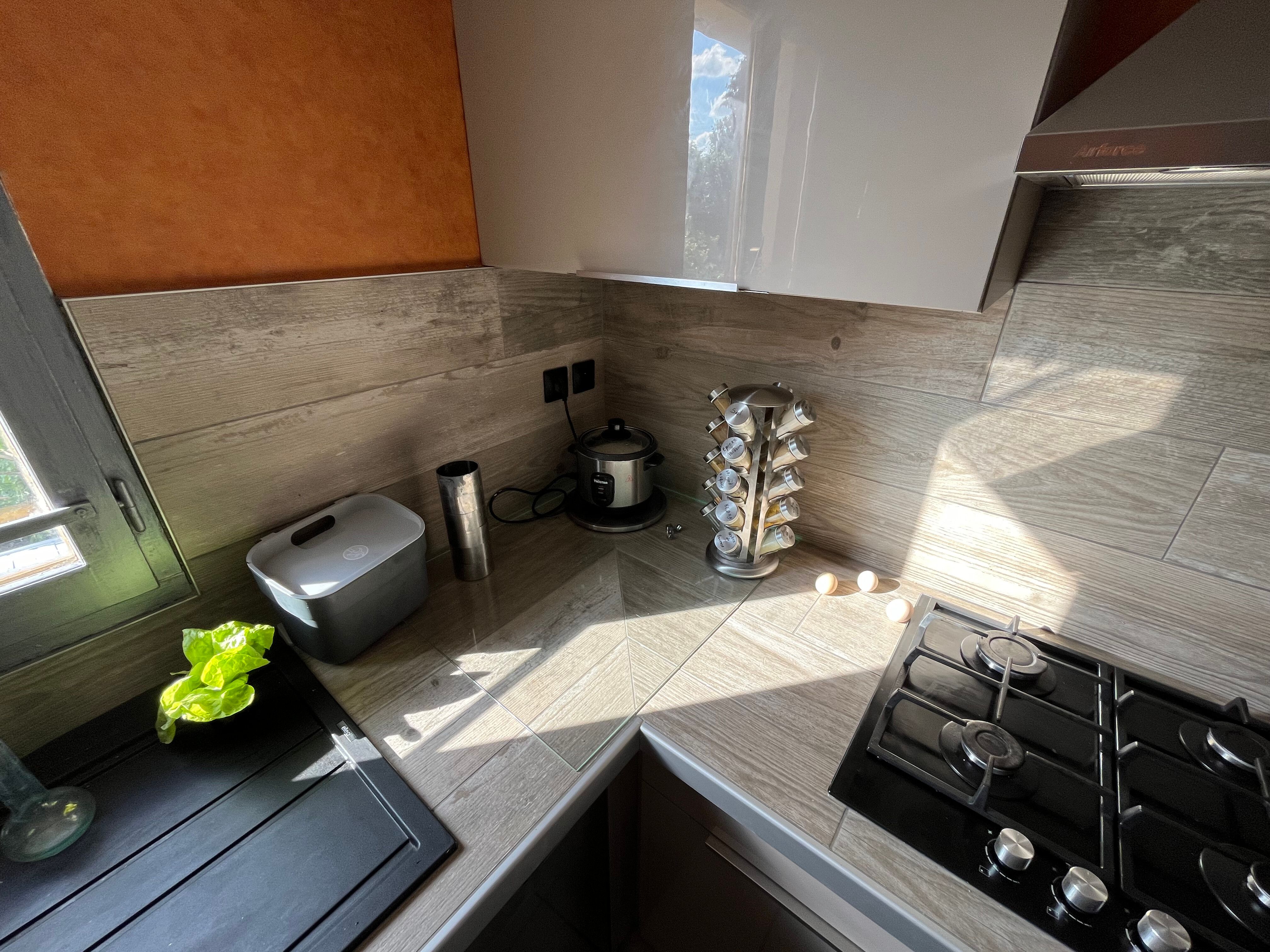Habillage de table et crédence de cuisine à Montval-sur-Loir - 2 sur 3