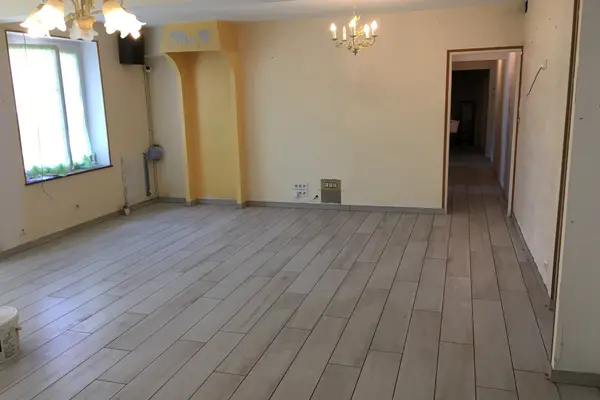 Pose de carrelage au sol dans un couloir à Montval-sur-Loir Pose de carrelage au sol dans un couloir à Montval-sur-Loir - 11 sur 20