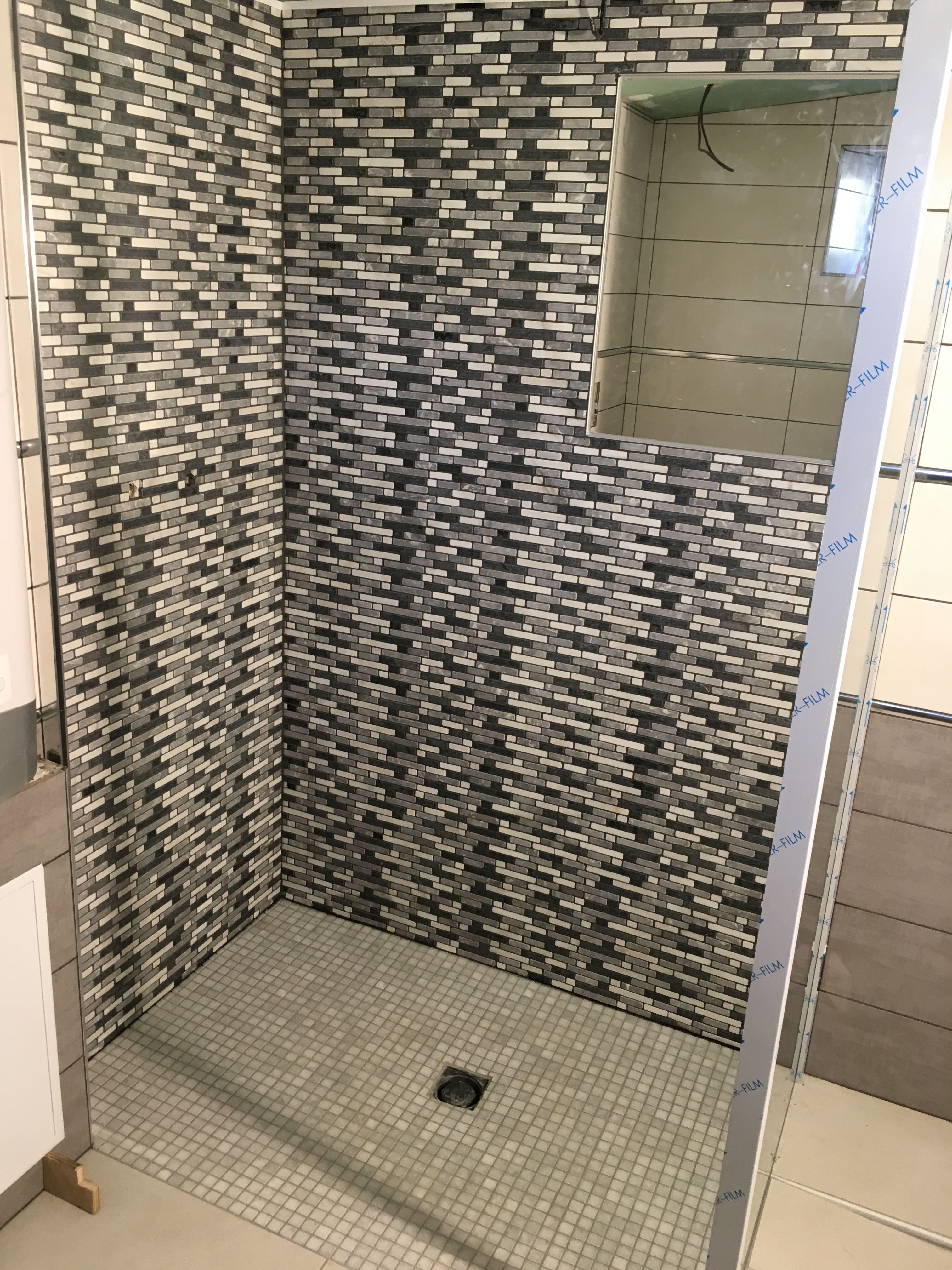 Pose de carrelage pour une douche italienne a La Suze-sur-Sarthe - 1 sur 20