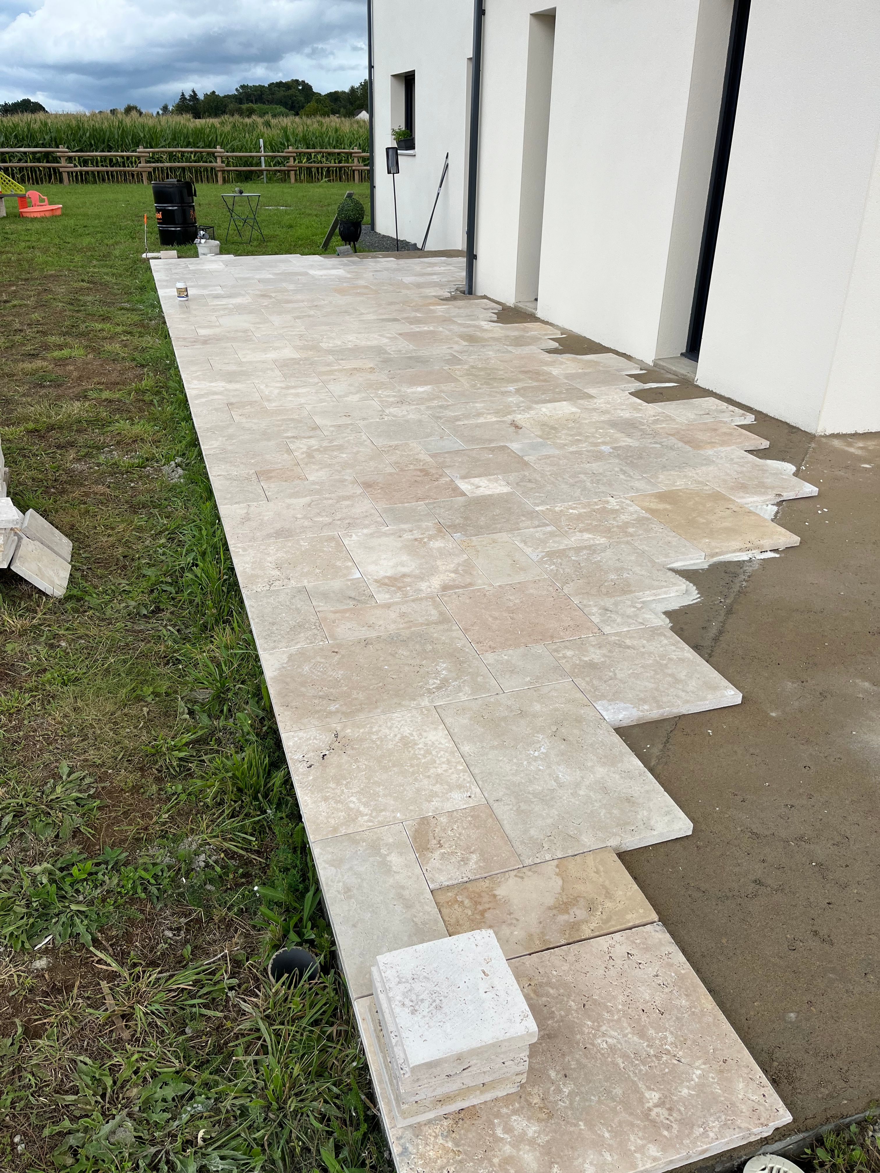 Pose de terrasse en travertin à Mayet (72360) - 1 sur 8