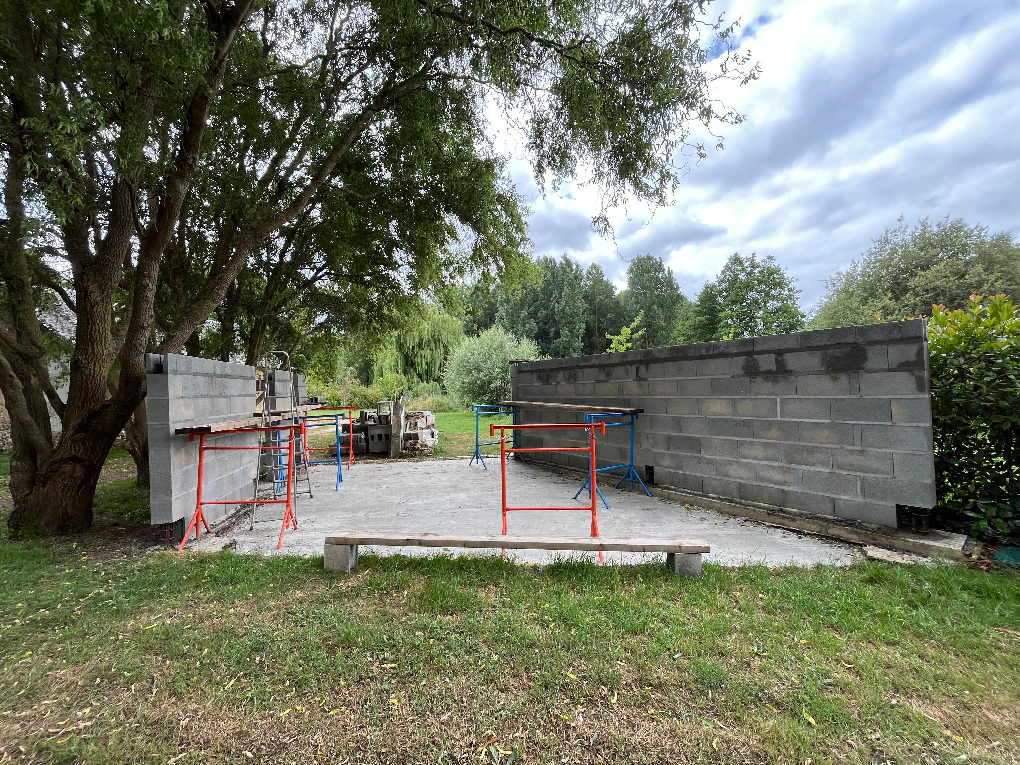 Préparation de mur en parpaings pour extension à Lavernat - 20 sur 20