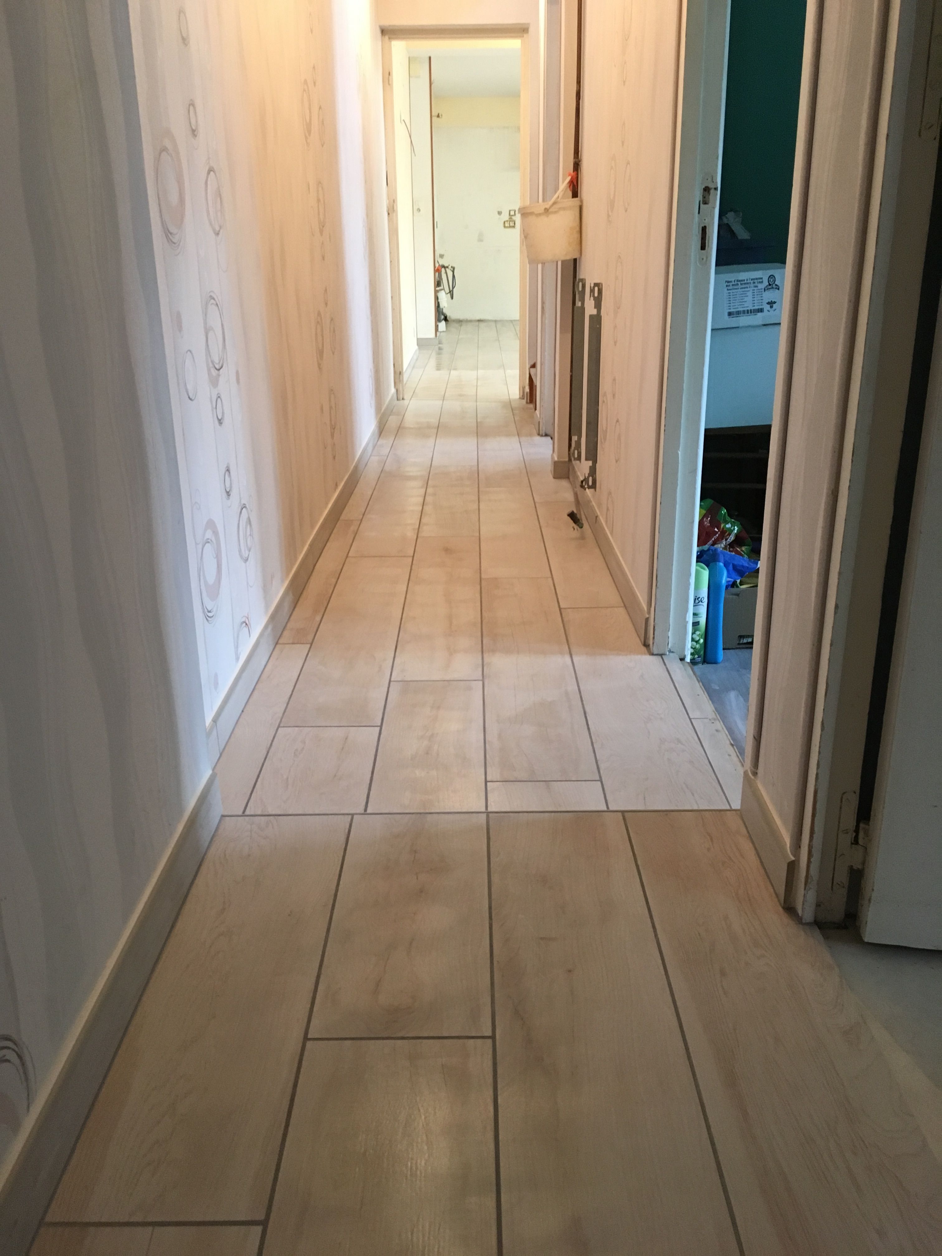 Pose de carrelage au sol dans un couloir à Montval-sur-Loir - 20 sur 20