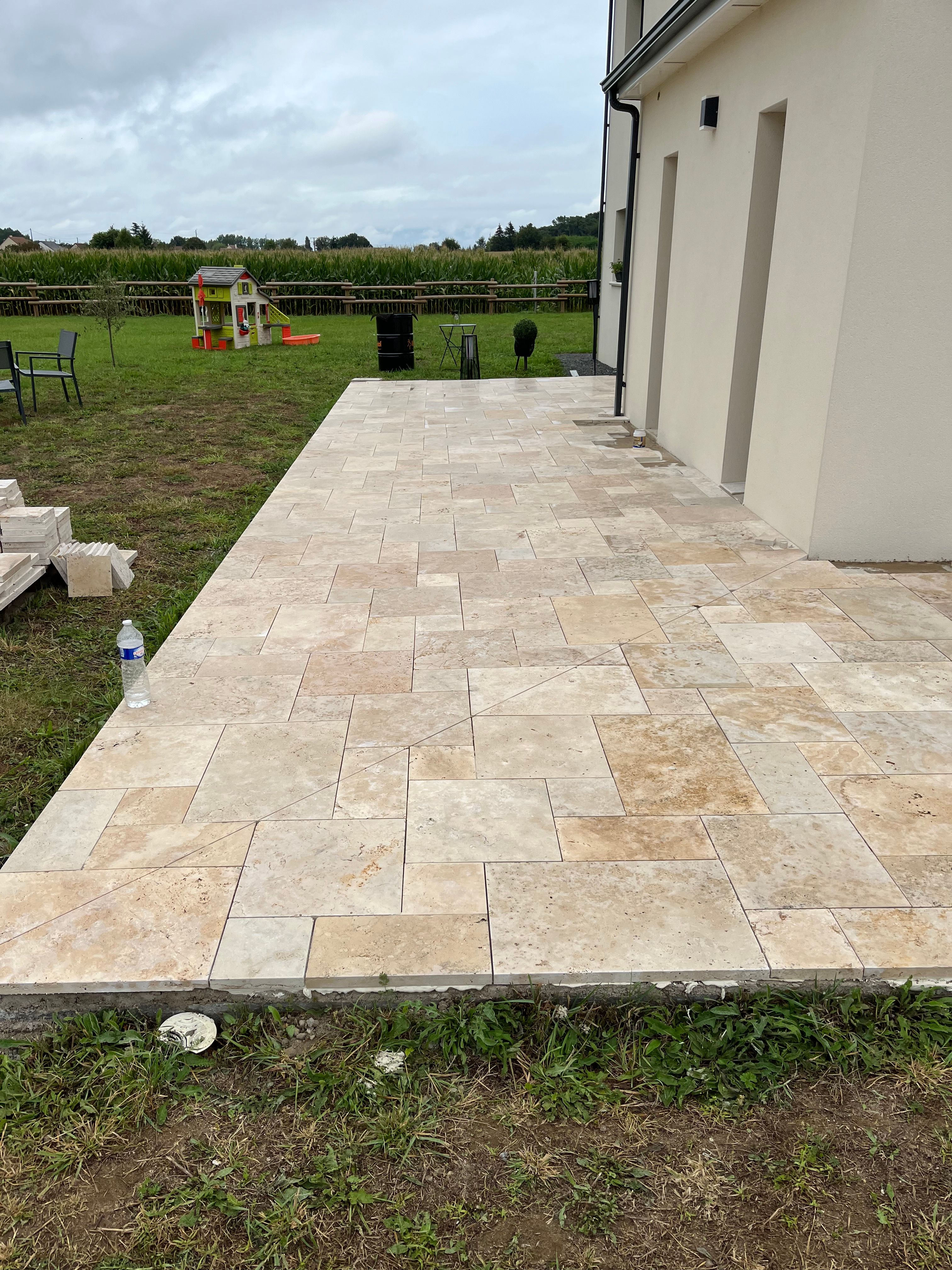 Pose de terrasse en travertin à Mayet (72360) - 3 sur 8