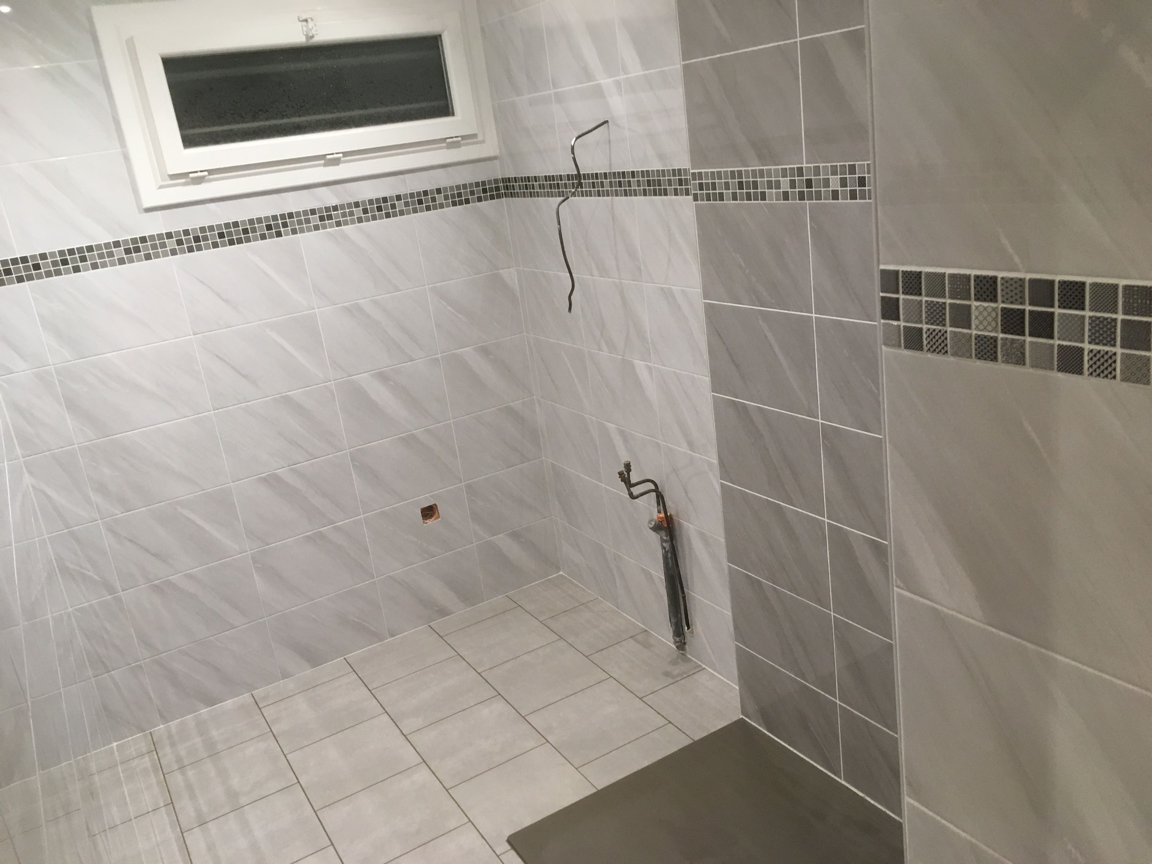 Préparation des murs pour une salle de bain à La Suze-sur-Sarthe - 10 sur 11