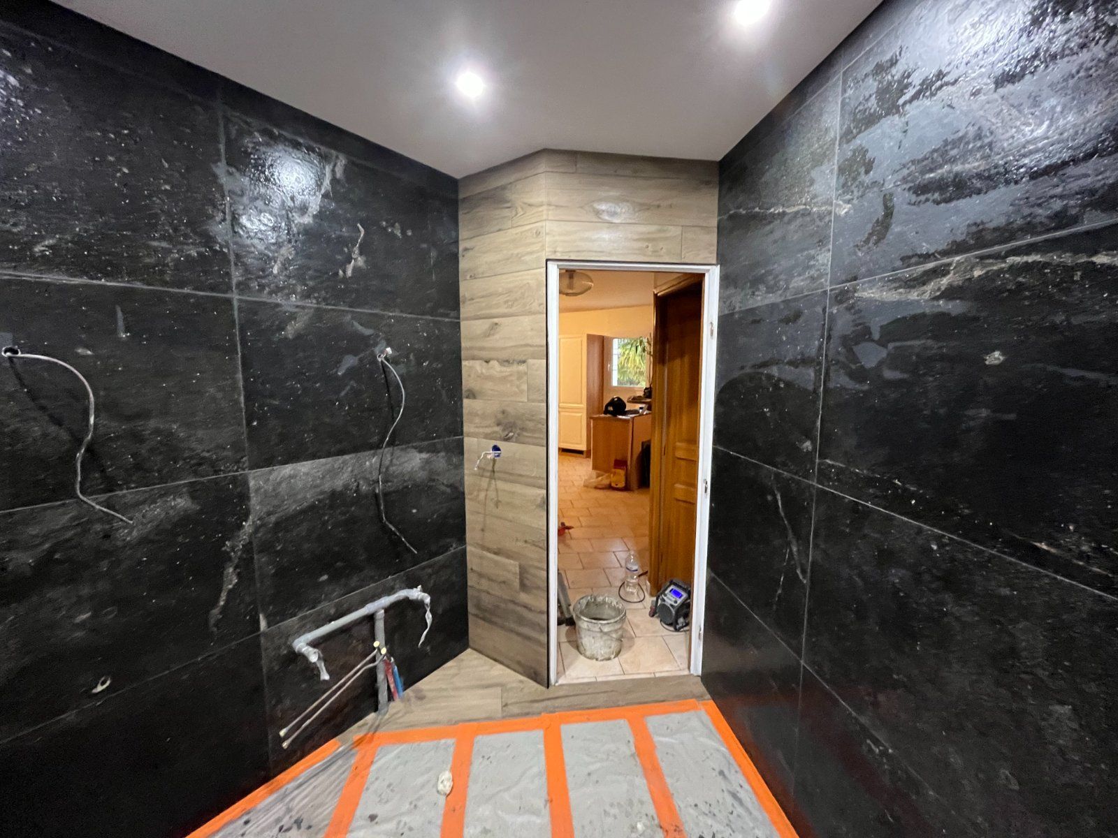 Rénovation de douche en grès cérame imitation bois à Saint-Ouen-en-Belin — Salle de bain à Saint-Ouen-en-Belin — photo 7 sur 9