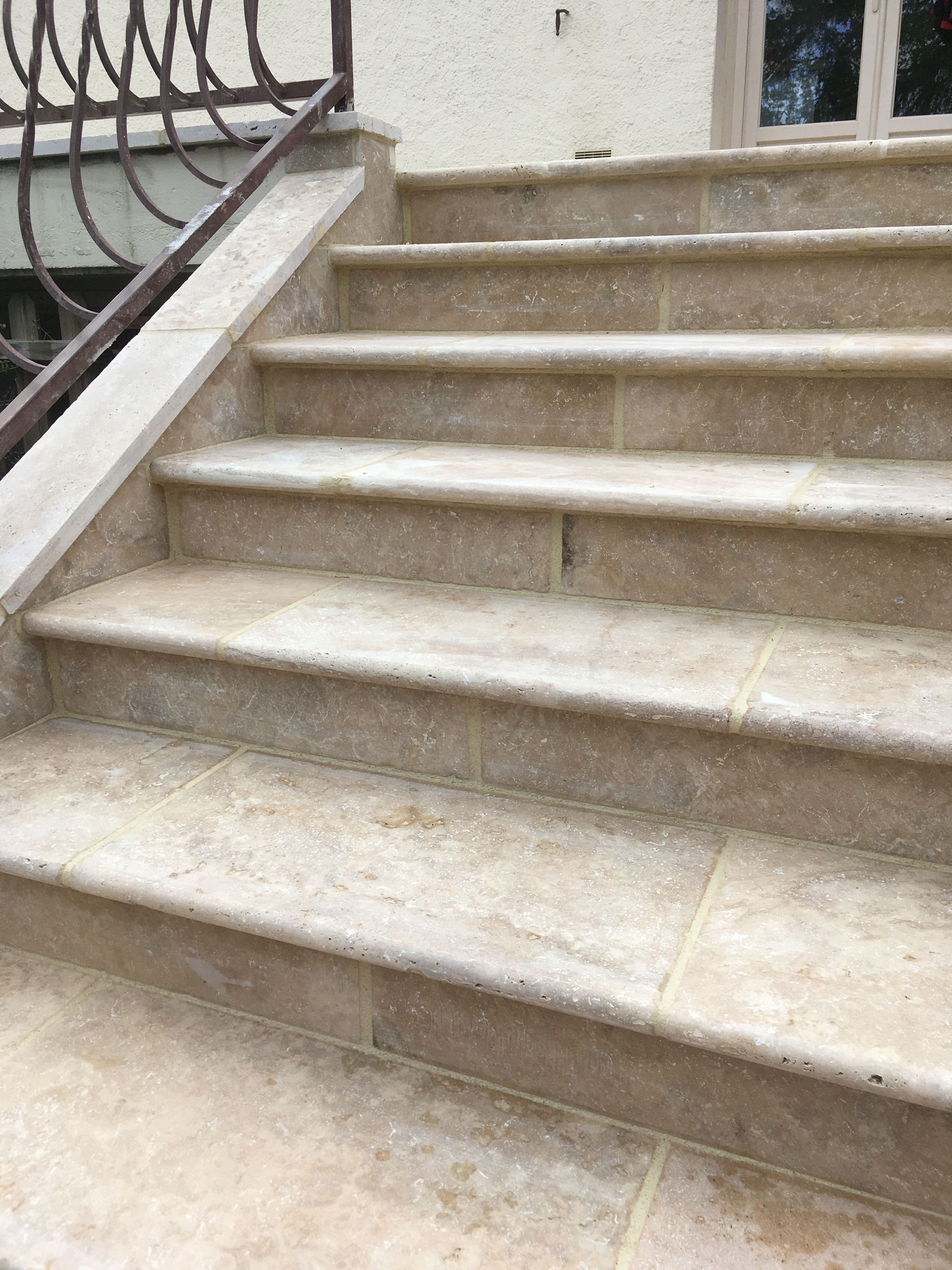Pose de travertin sur un escalier extérieur à Loir-en-Vallée - 2 sur 4