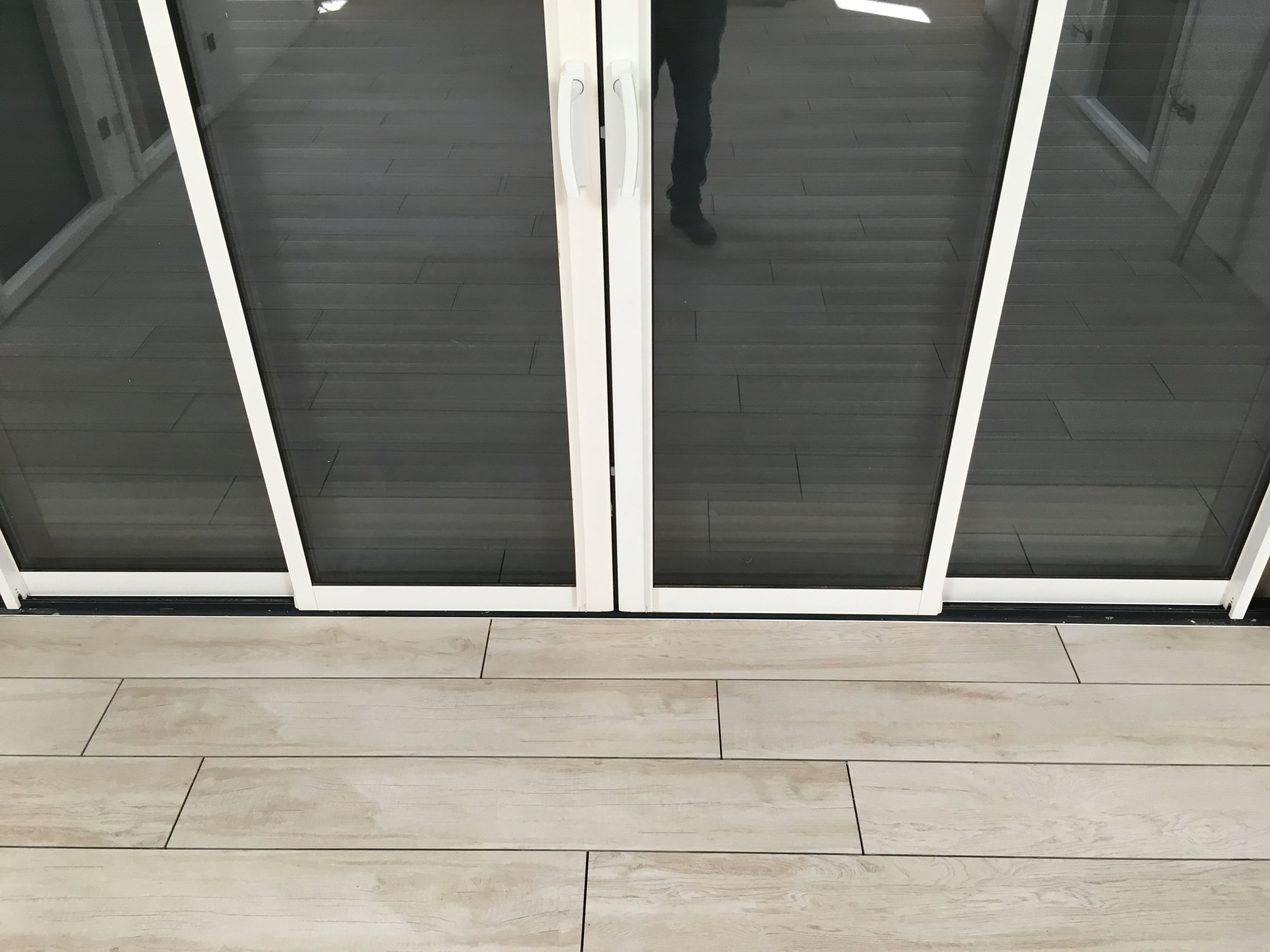 Pose de carrelage au sol dans un couloir à Montval-sur-Loir - 7 sur 20