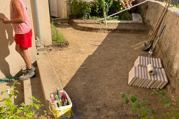 Préparation de terrasse extérieure à Montval-sur-Loir Préparation de terrasse extérieure à Montval-sur-Loir - 1 sur 6