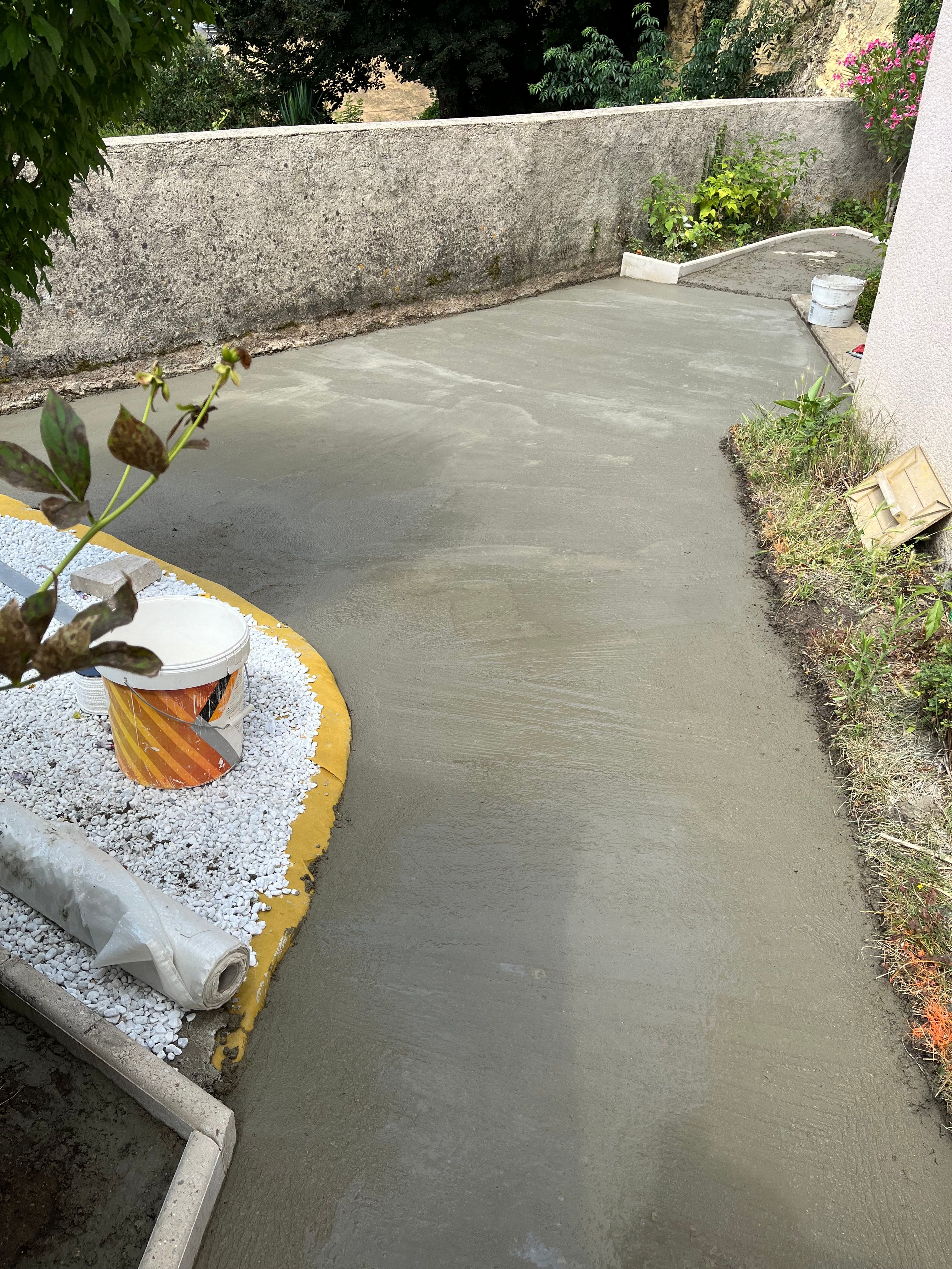 Préparation de terrasse extérieure à Montval-sur-Loir - 4 sur 6
