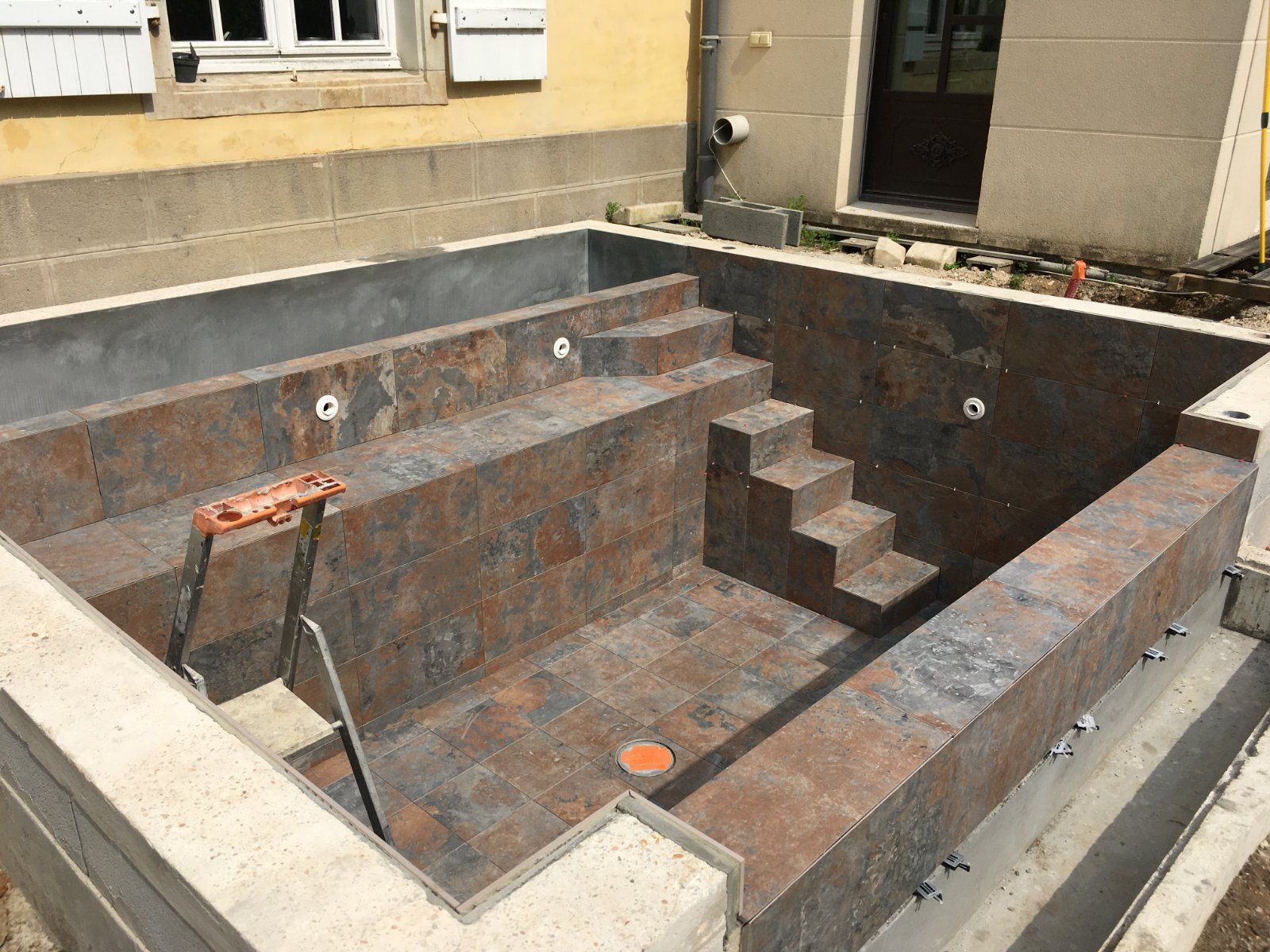 Pose de grès cérame effet pierre pour un escalier extérieur au Mans — Extérieur à Le Mans — photo 7 sur 7