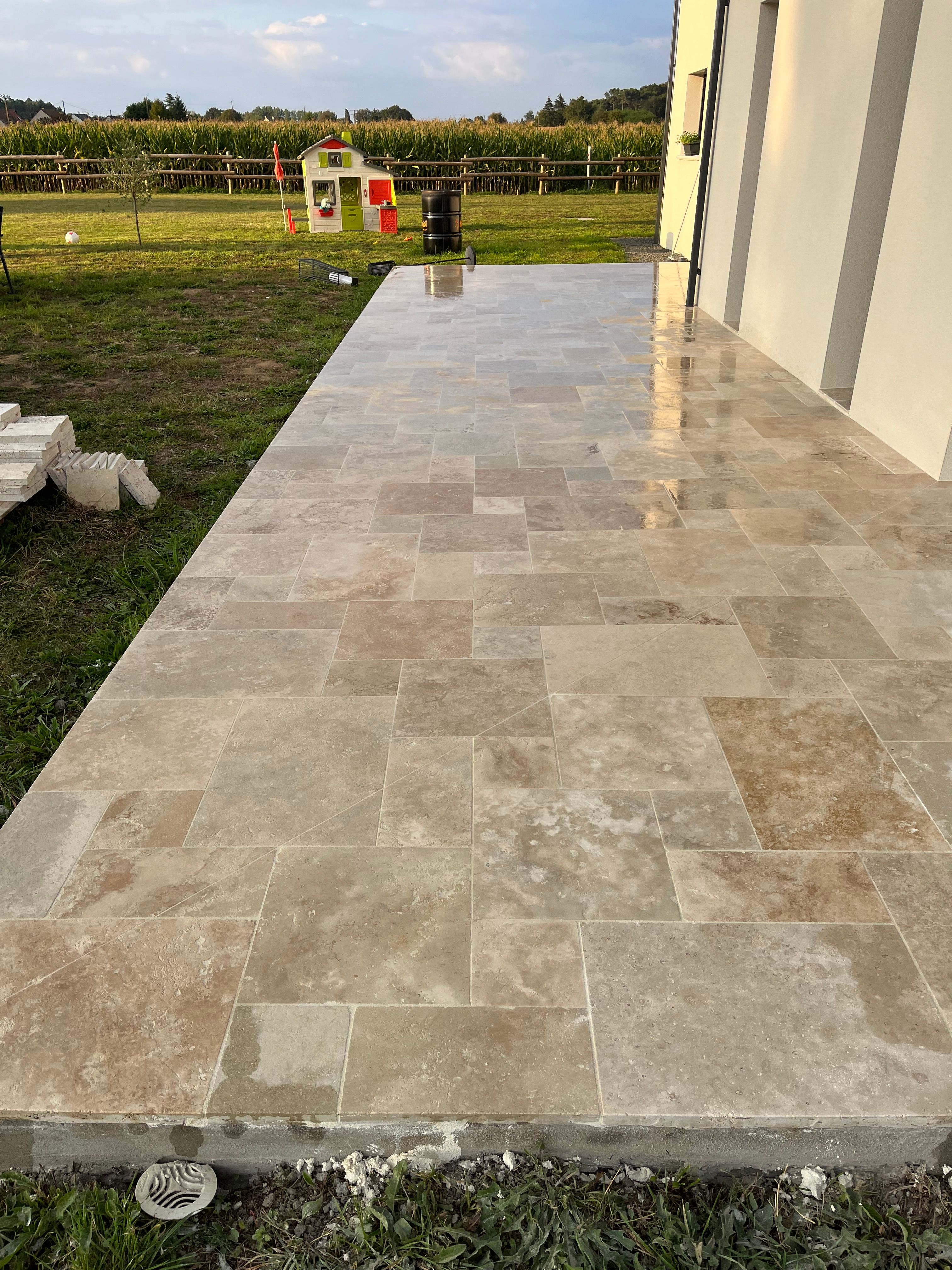 Pose de terrasse en travertin à Mayet (72360) - 7 sur 8