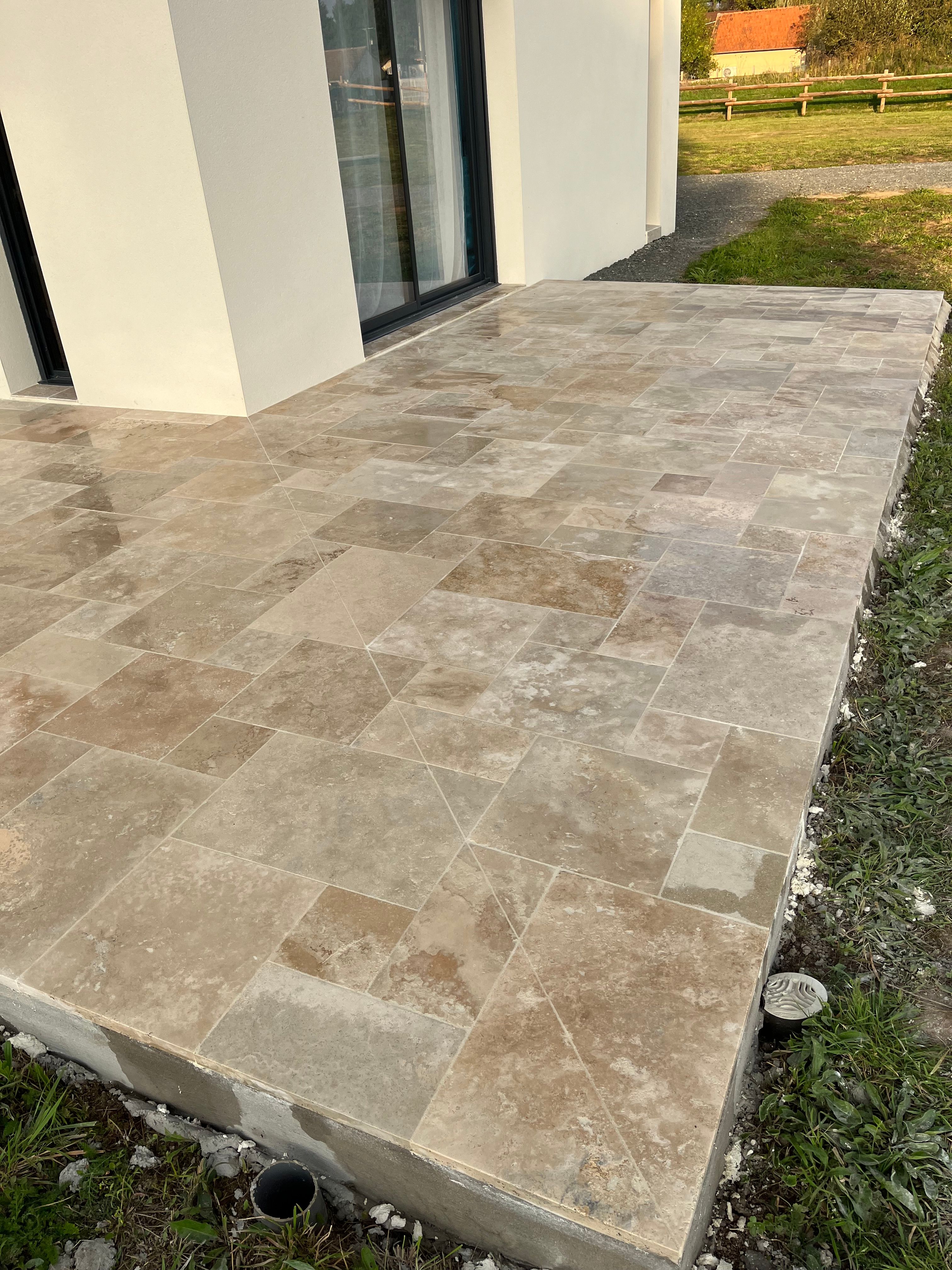 Pose de terrasse en travertin à Mayet (72360) - 8 sur 8