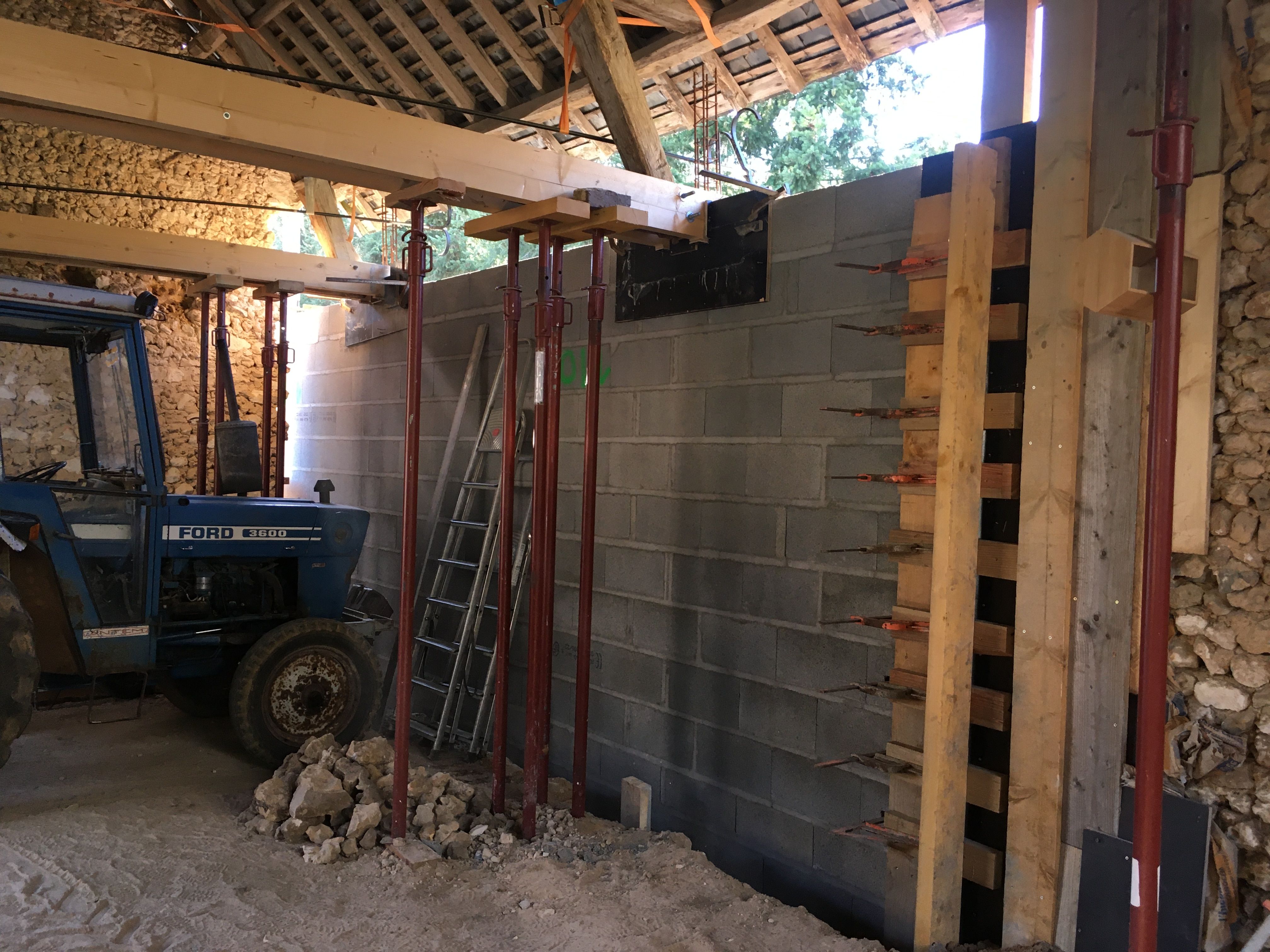 Préparation de mur en parpaings pour extension à Lavernat - 9 sur 20