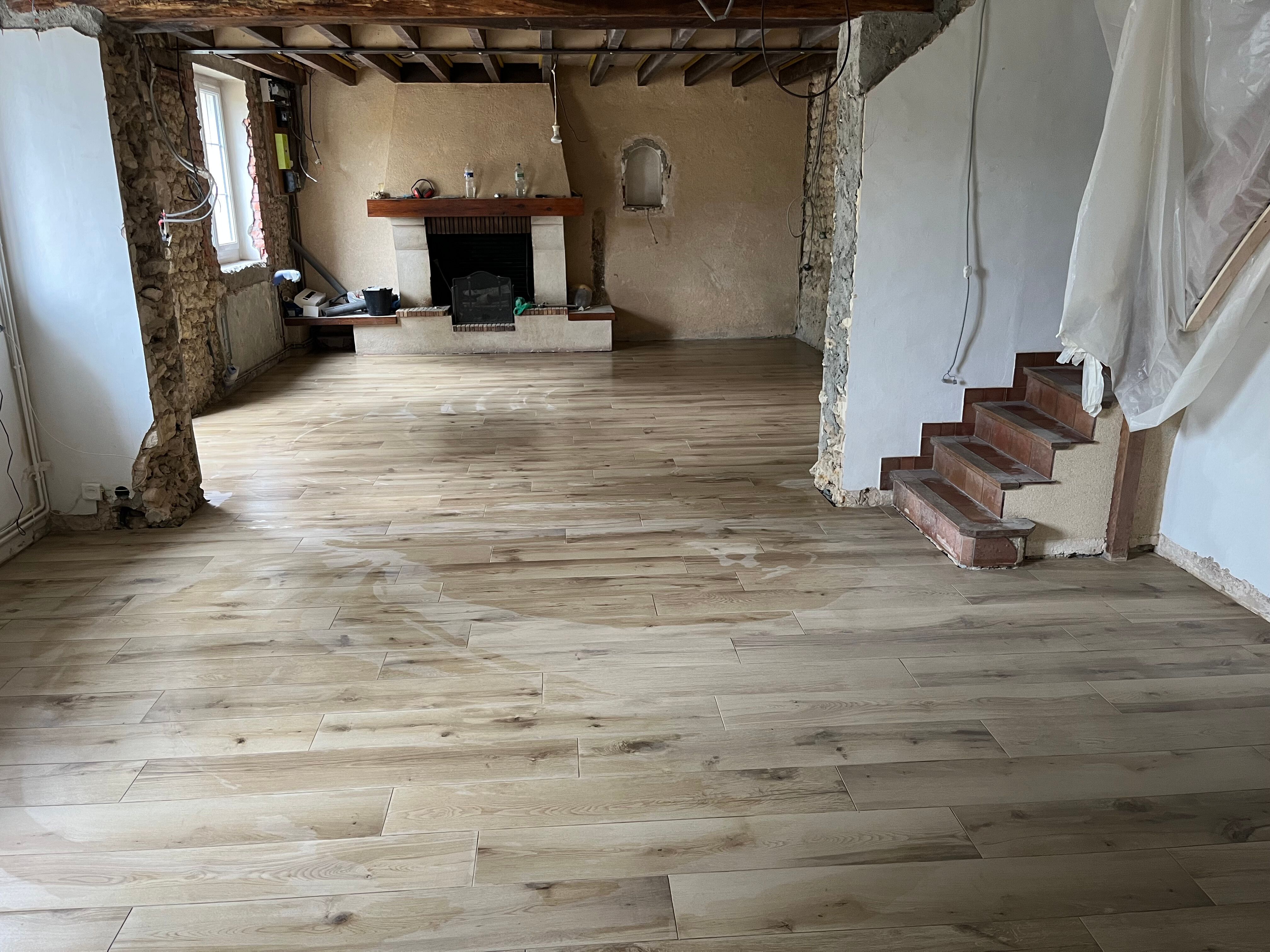 Pose de carrelage imitation parquet au sol à Oizé - 7 sur 7