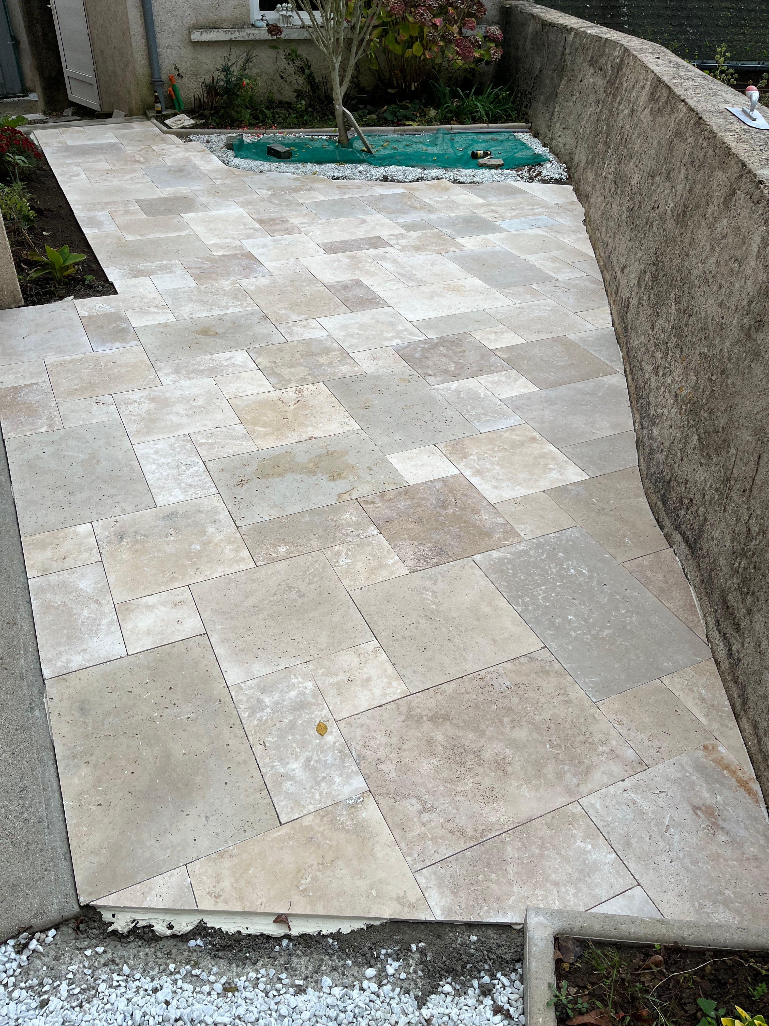 Préparation de terrasse extérieure à Montval-sur-Loir - 5 sur 6