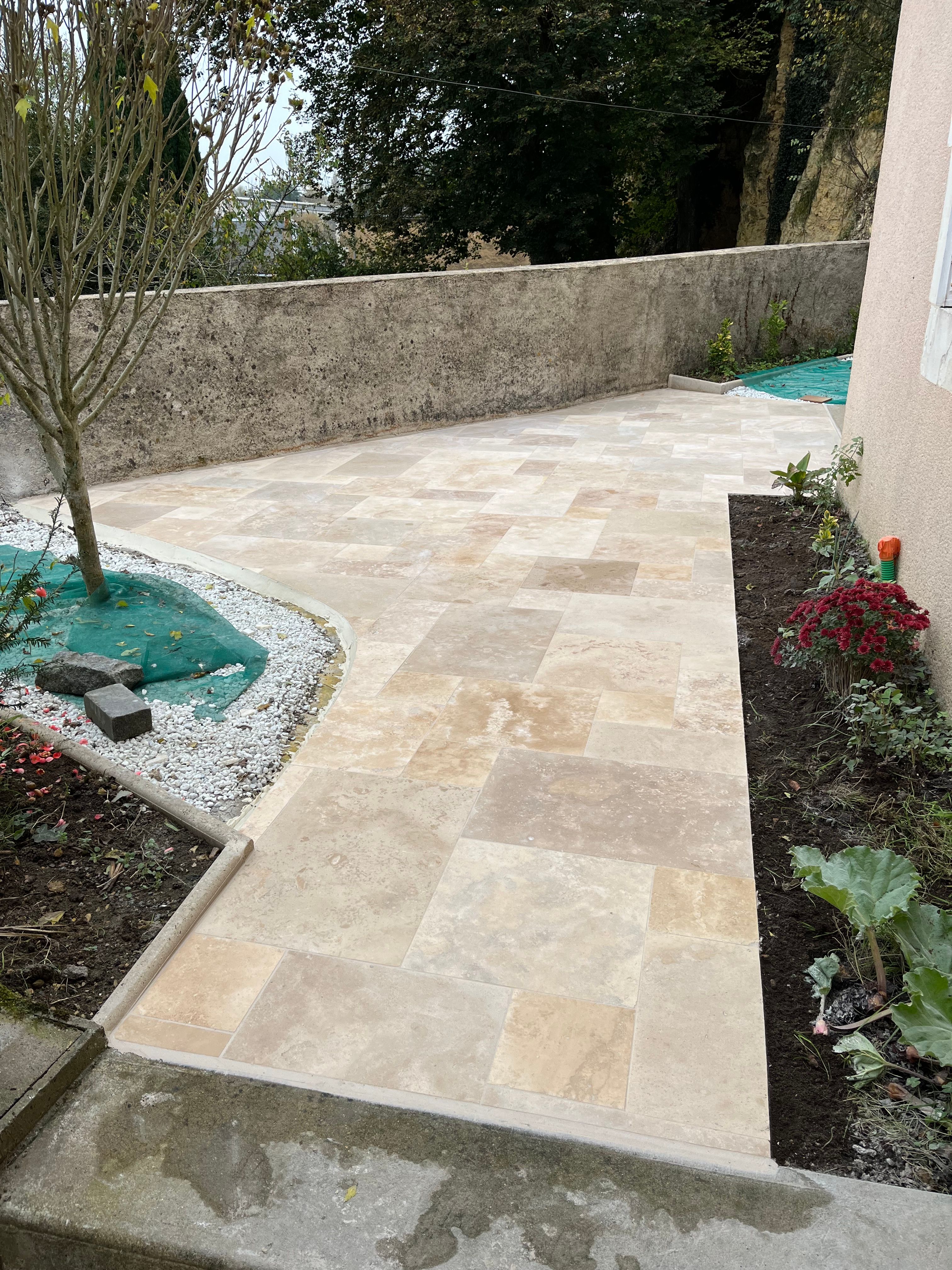 Préparation de terrasse extérieure à Montval-sur-Loir - 6 sur 6