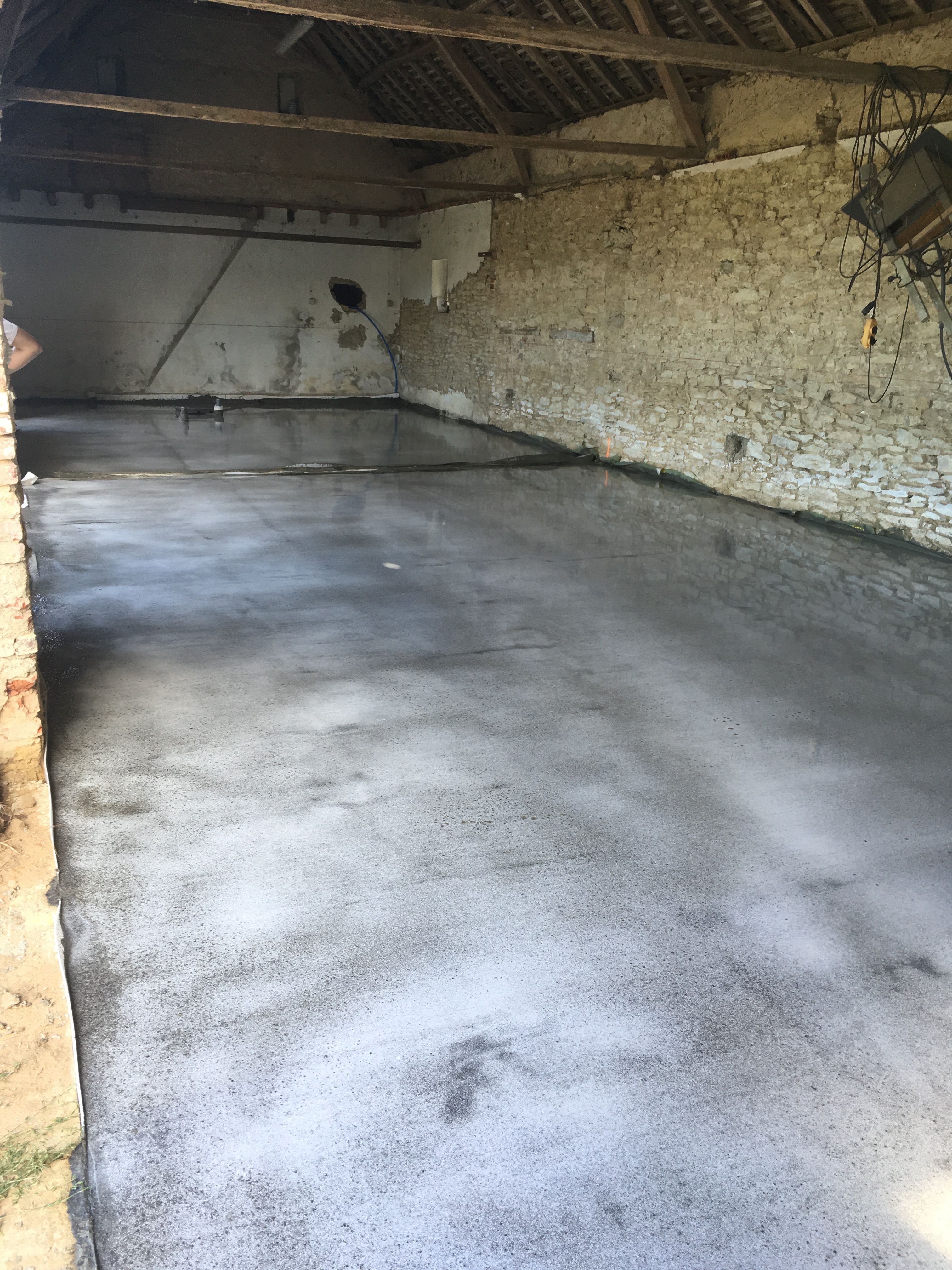 Préparation d'une dalle pour carrelage à Brette-les-Pins - 1 sur 2
