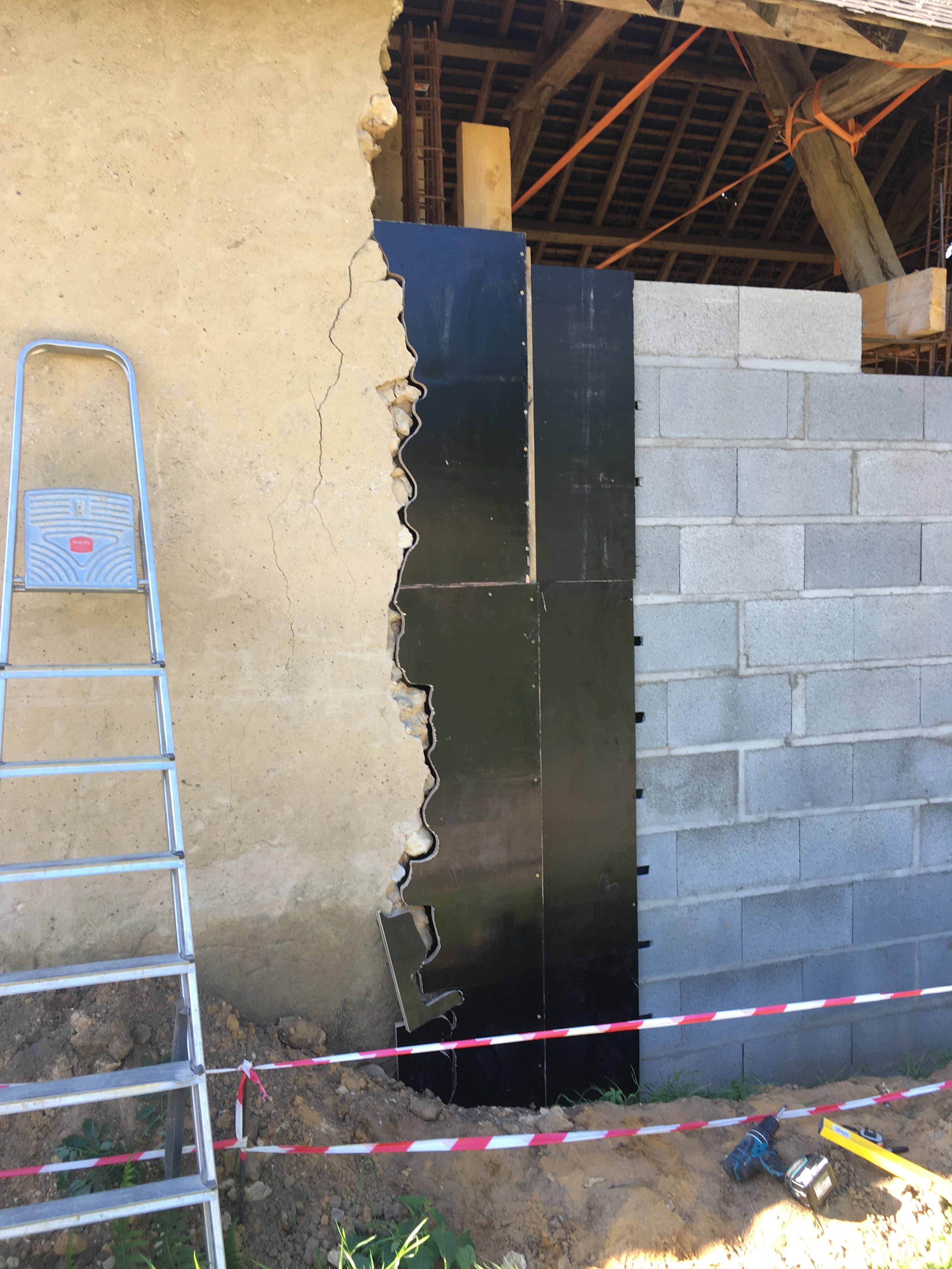 Préparation de mur en parpaings pour extension à Lavernat - 1 sur 20
