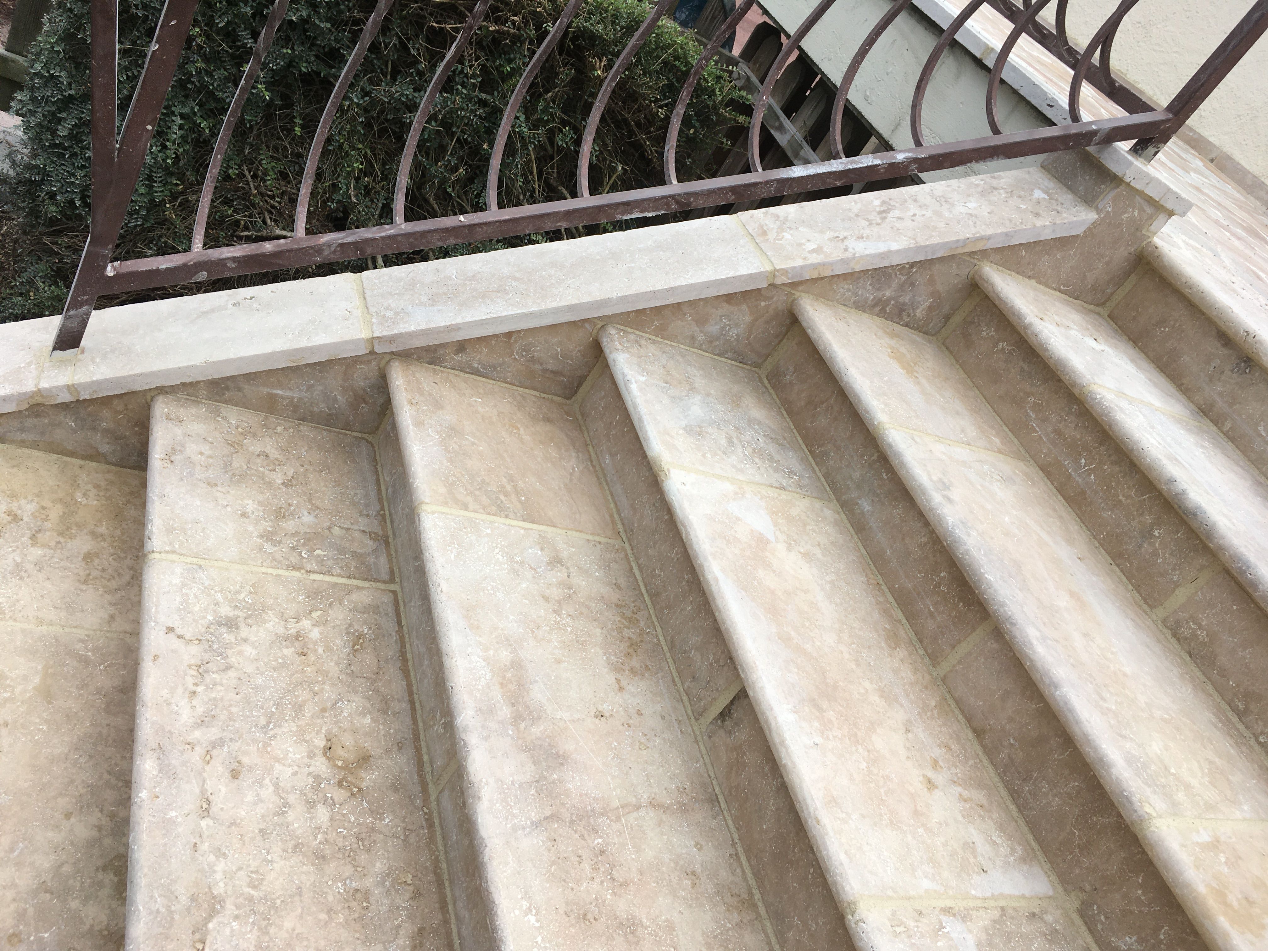 Pose de travertin sur un escalier extérieur à Loir-en-Vallée - 4 sur 4