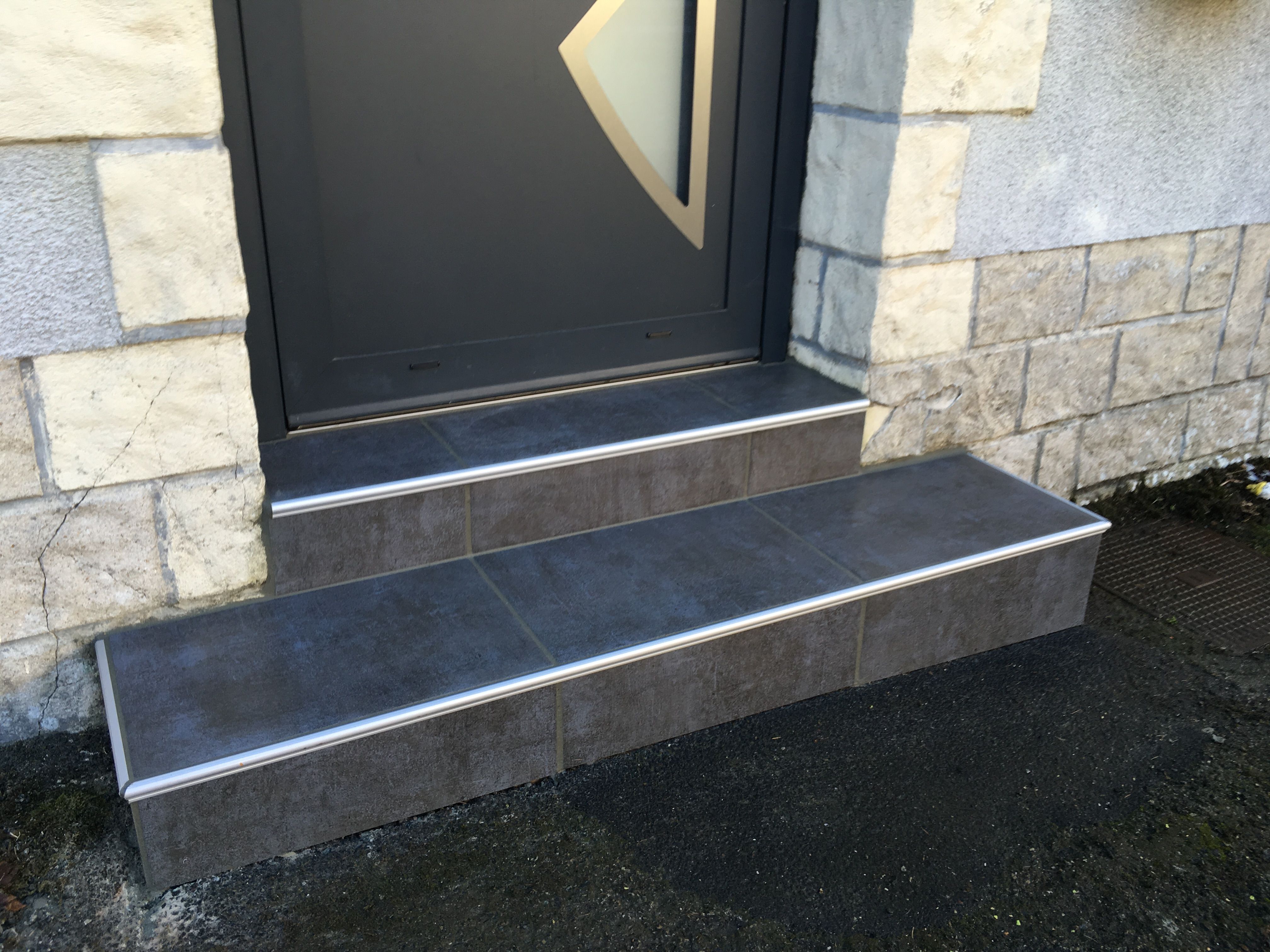 Habillage d'un escalier en grès cérame effet bois à Mayet - 4 sur 13