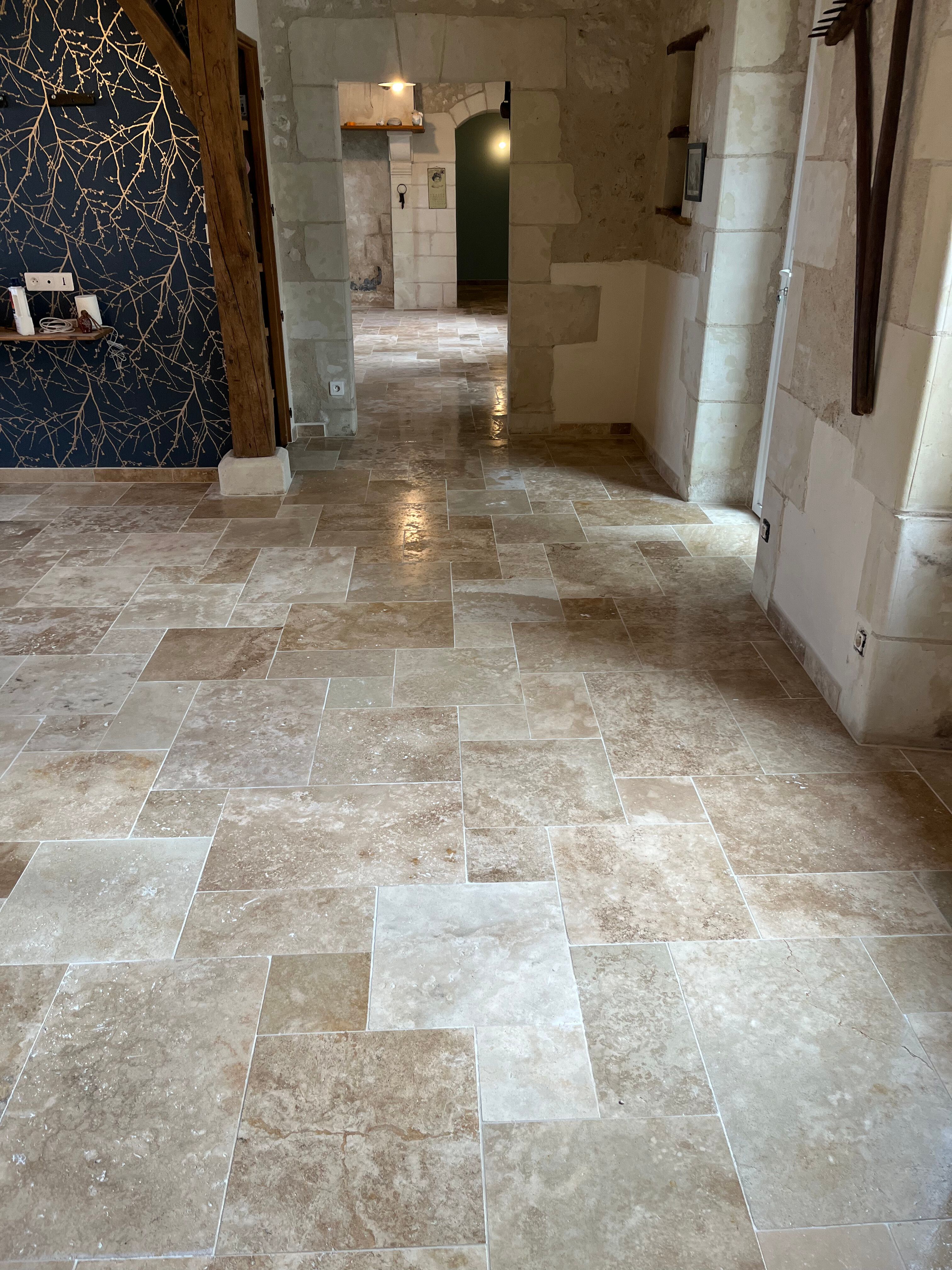Rénovation et ponçage de sol en terre cuite à Mayet - 19 sur 20